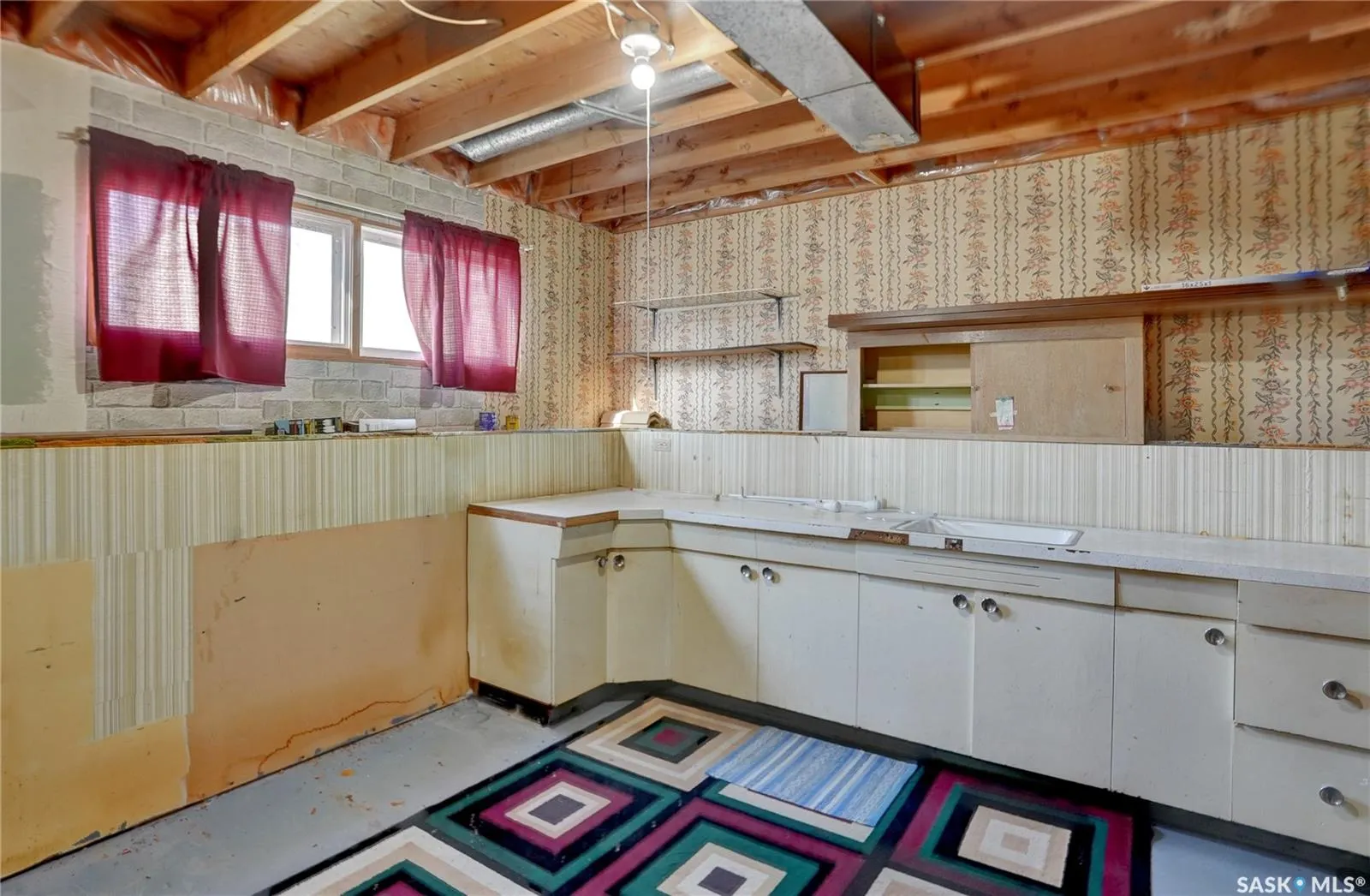 1507 Caribou STREET W