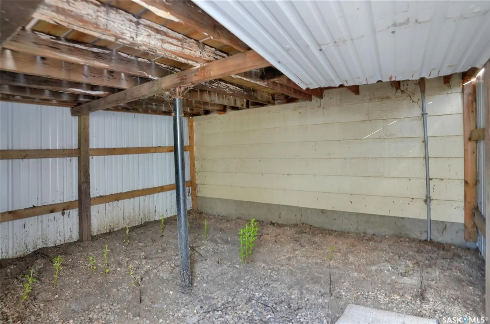 1507 Caribou STREET W