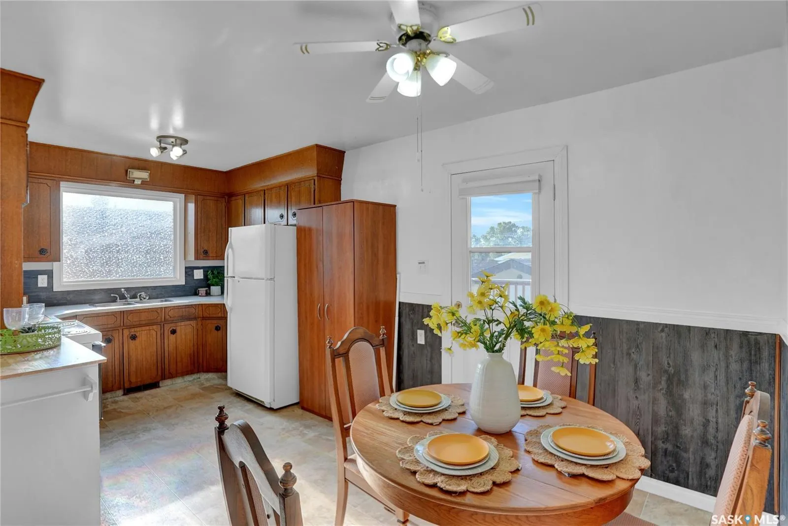 1507 Caribou STREET W