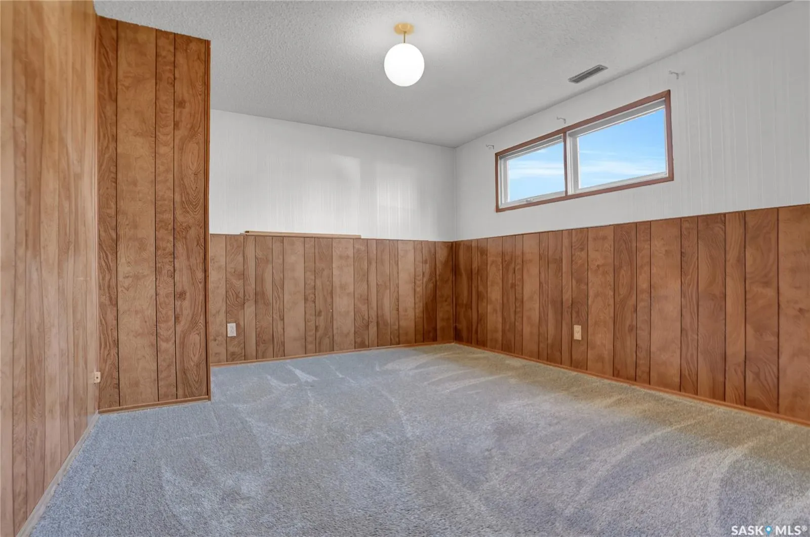 1507 Caribou STREET W