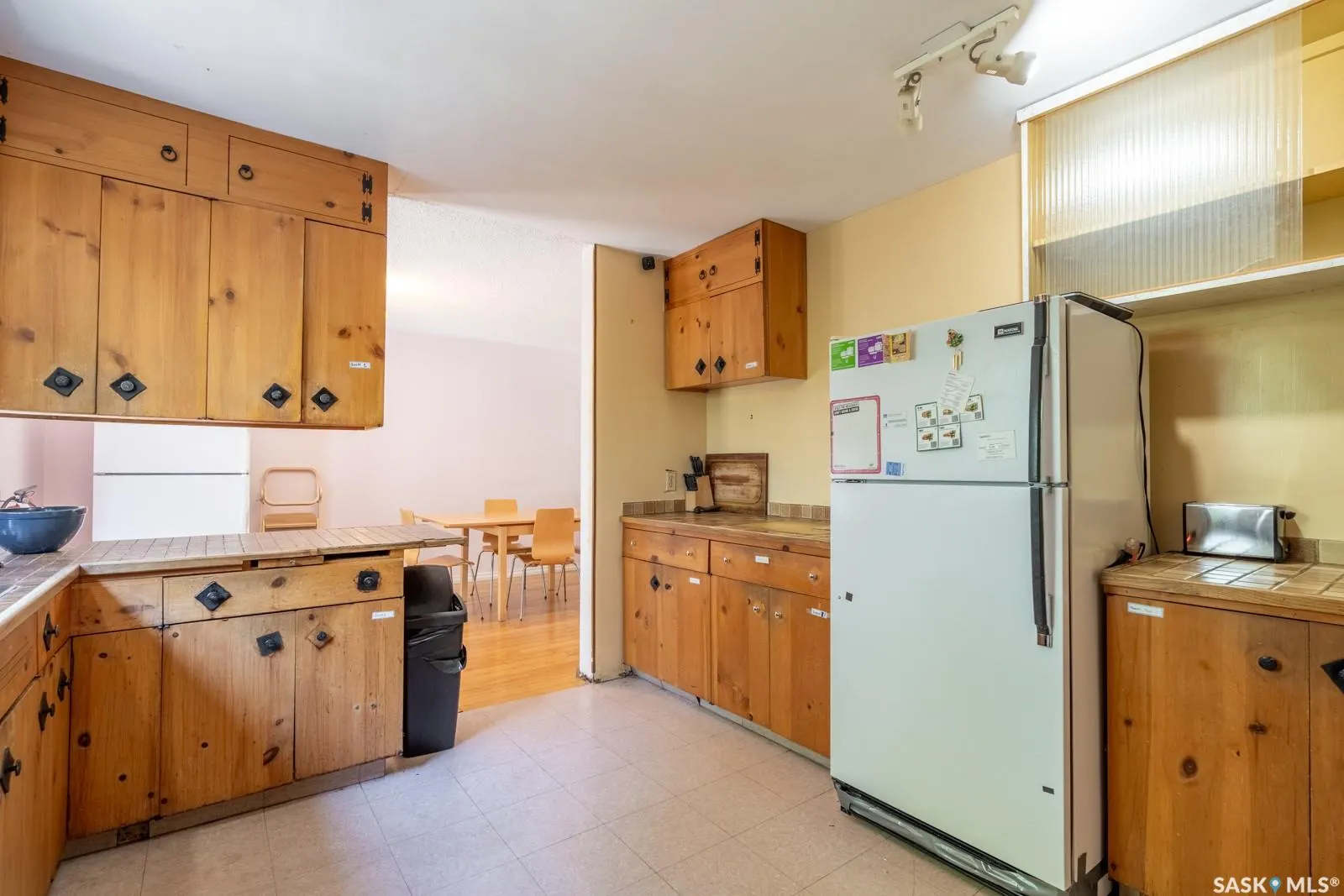 60 Dunning CRESCENT