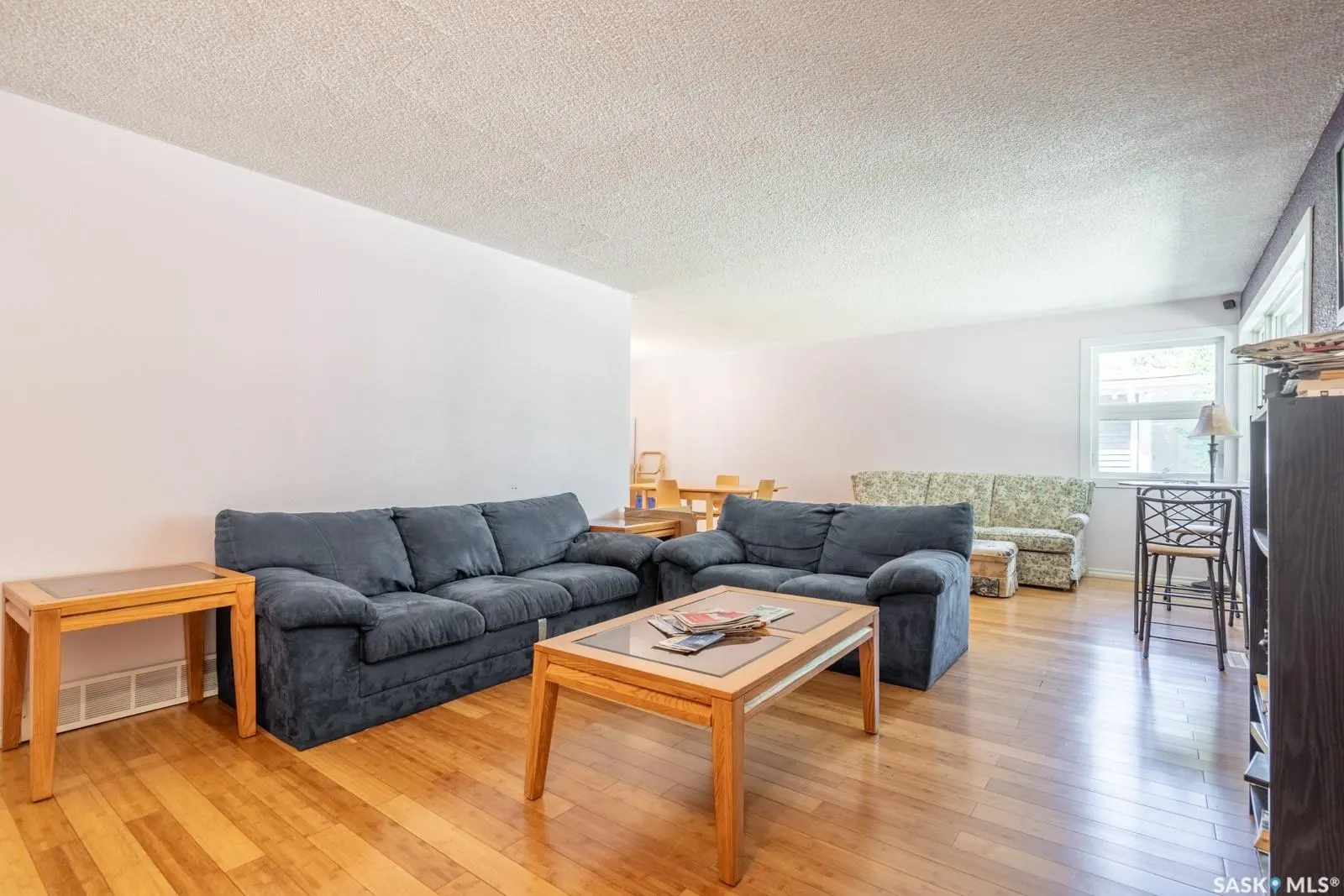 60 Dunning CRESCENT