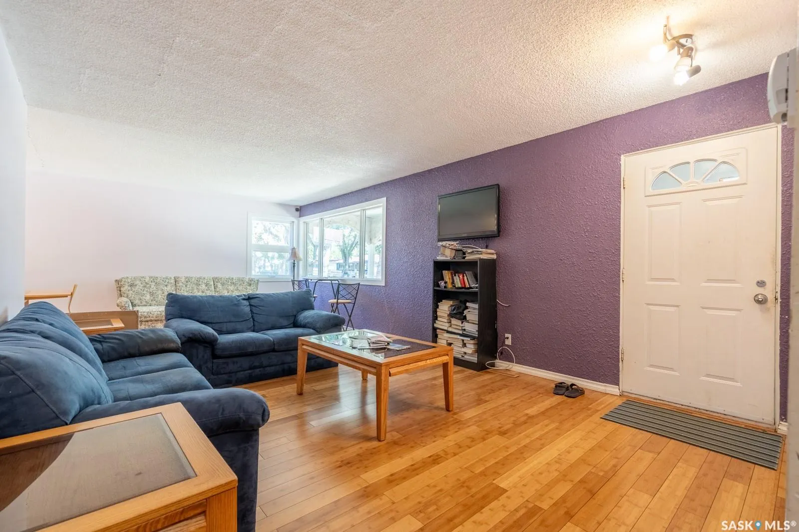 60 Dunning CRESCENT