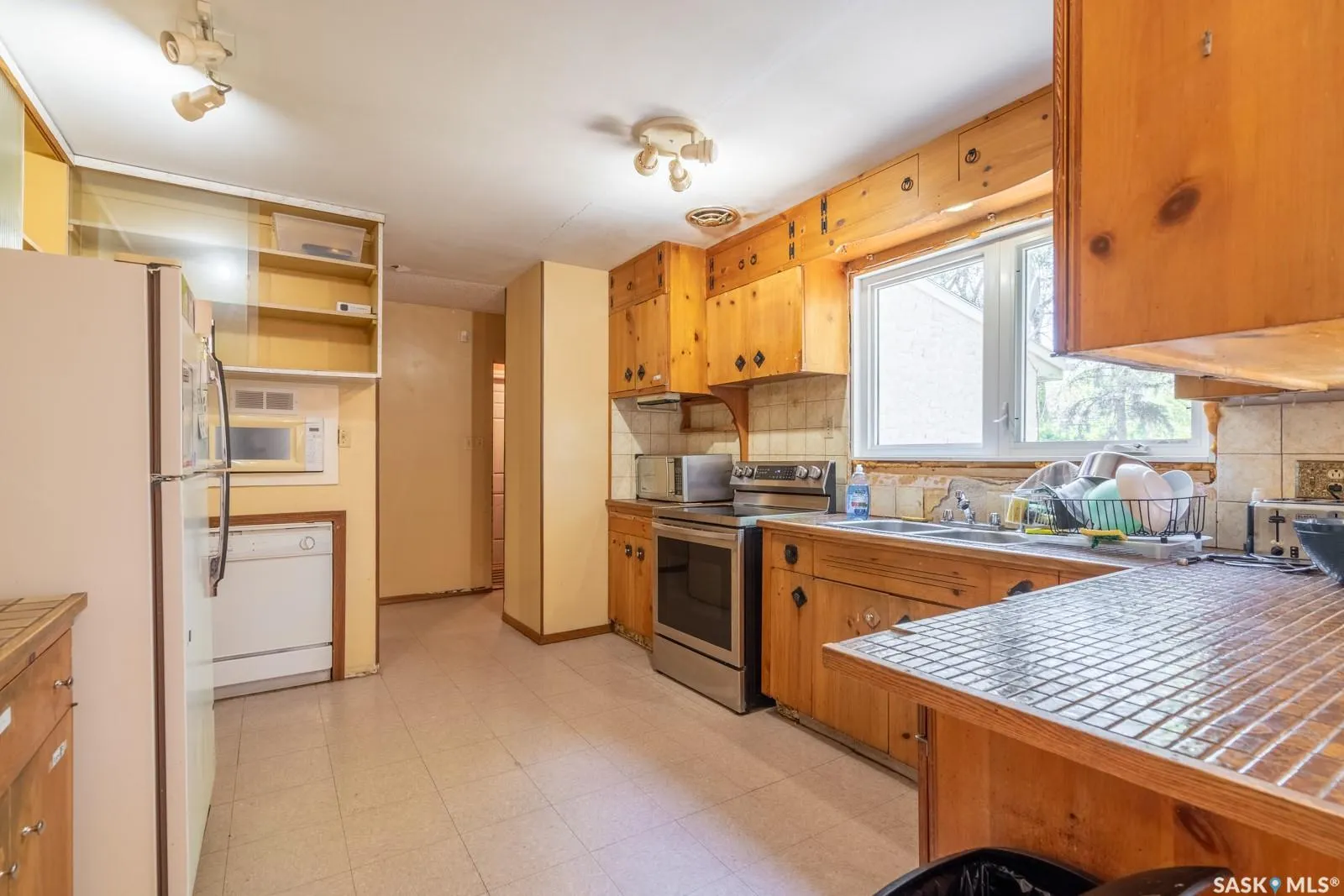 60 Dunning CRESCENT