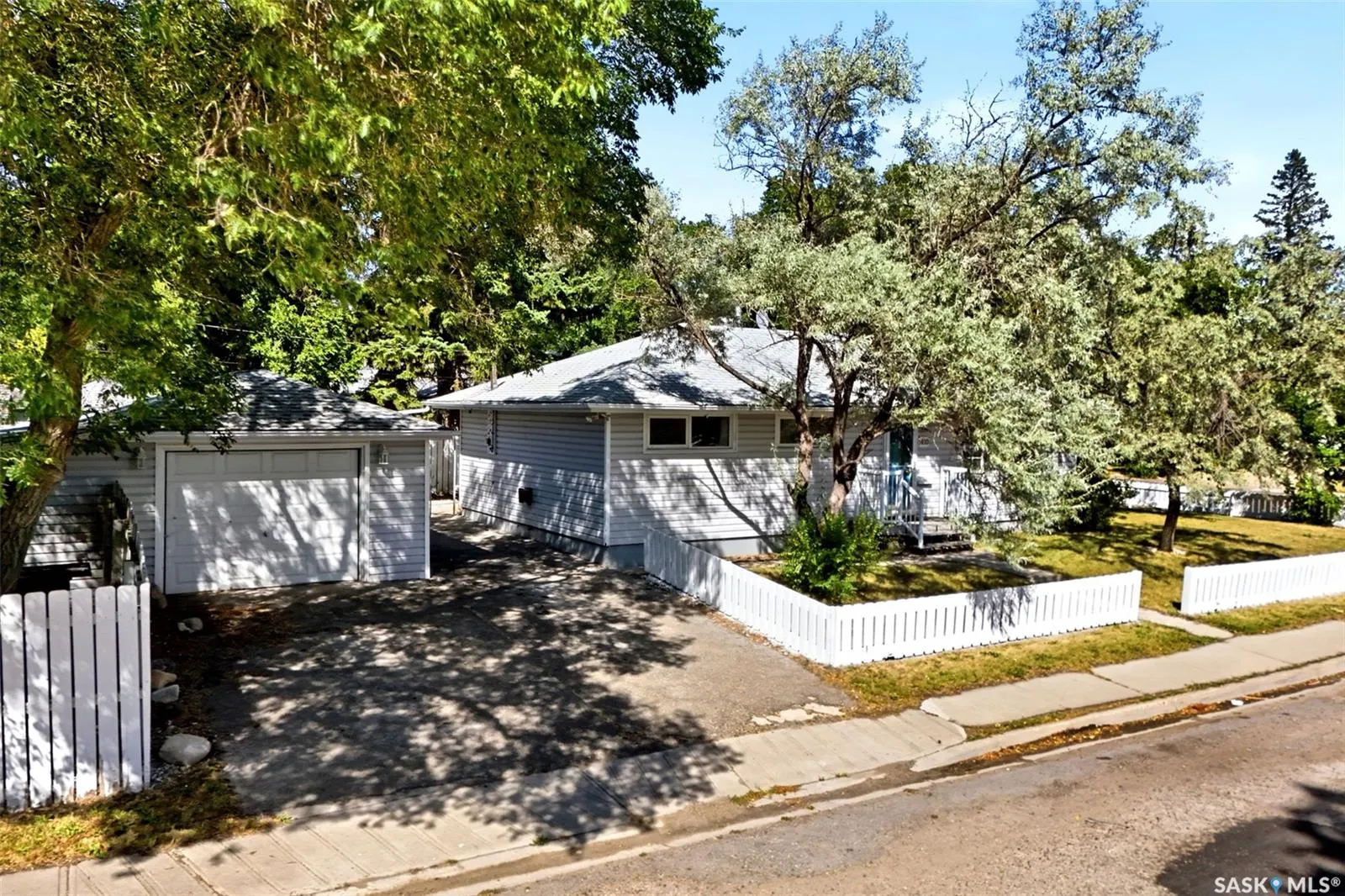 1410 4th AVENUE N