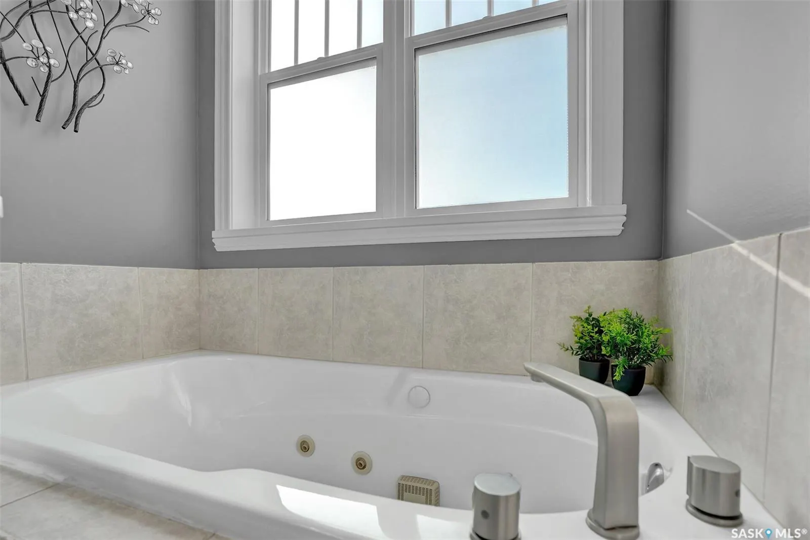 10302 WASCANA ESTATES