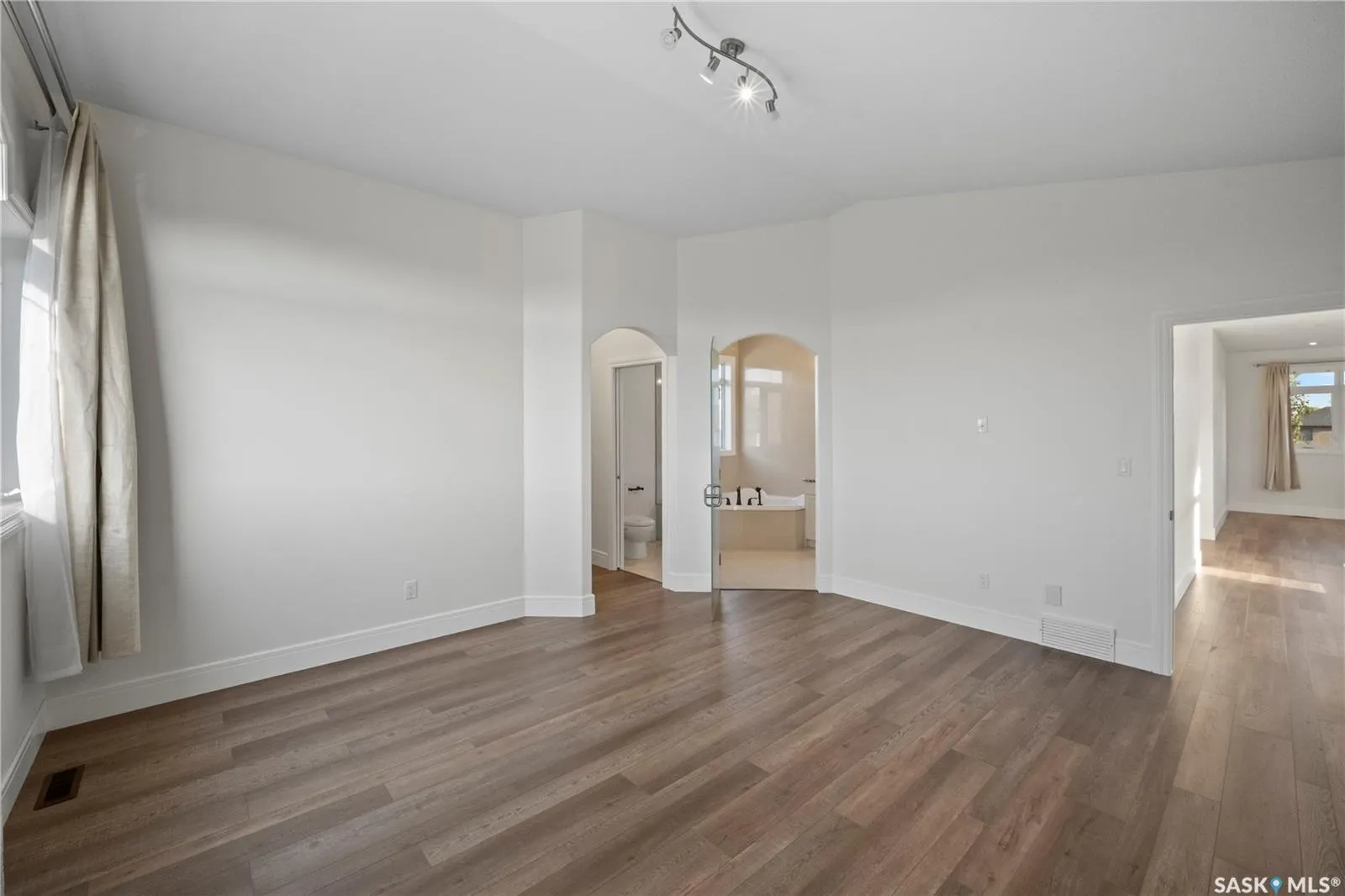 4622 Malcolm DRIVE