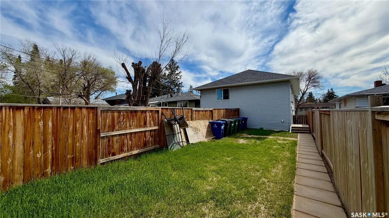 215 V AVENUE N