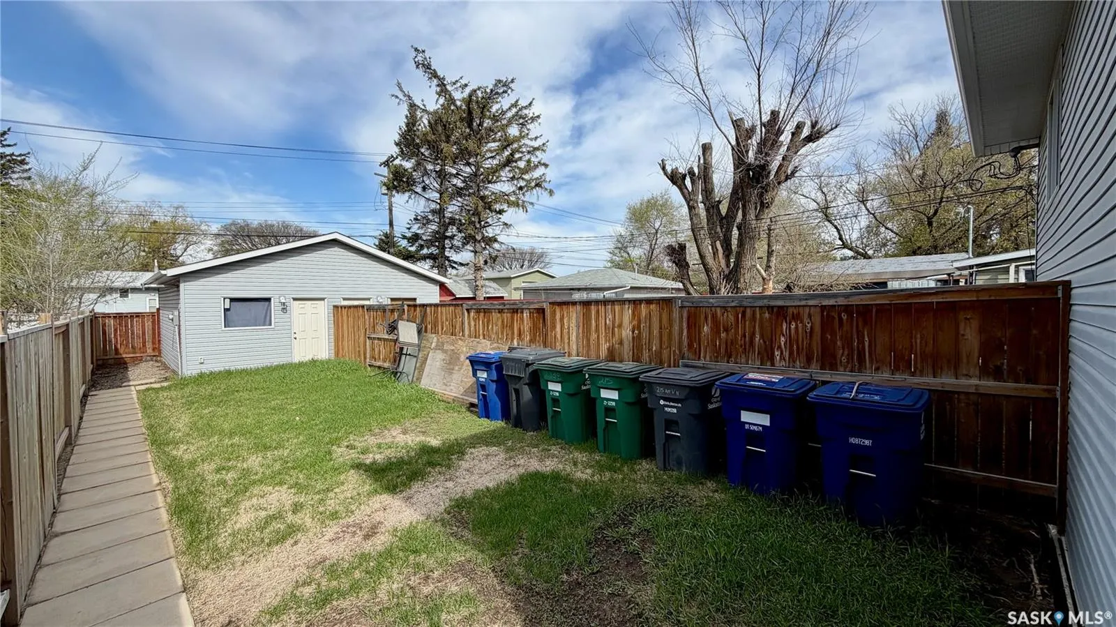 215 V AVENUE N