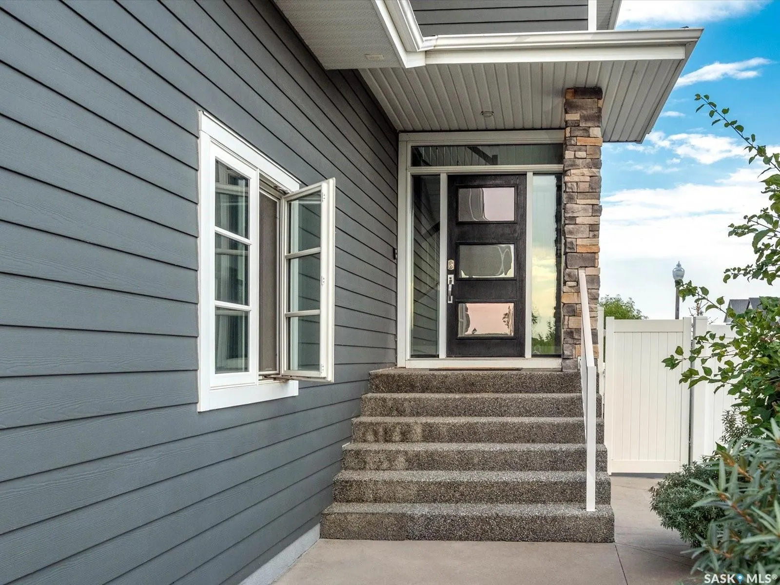 3633 GREEN WATER DRIVE