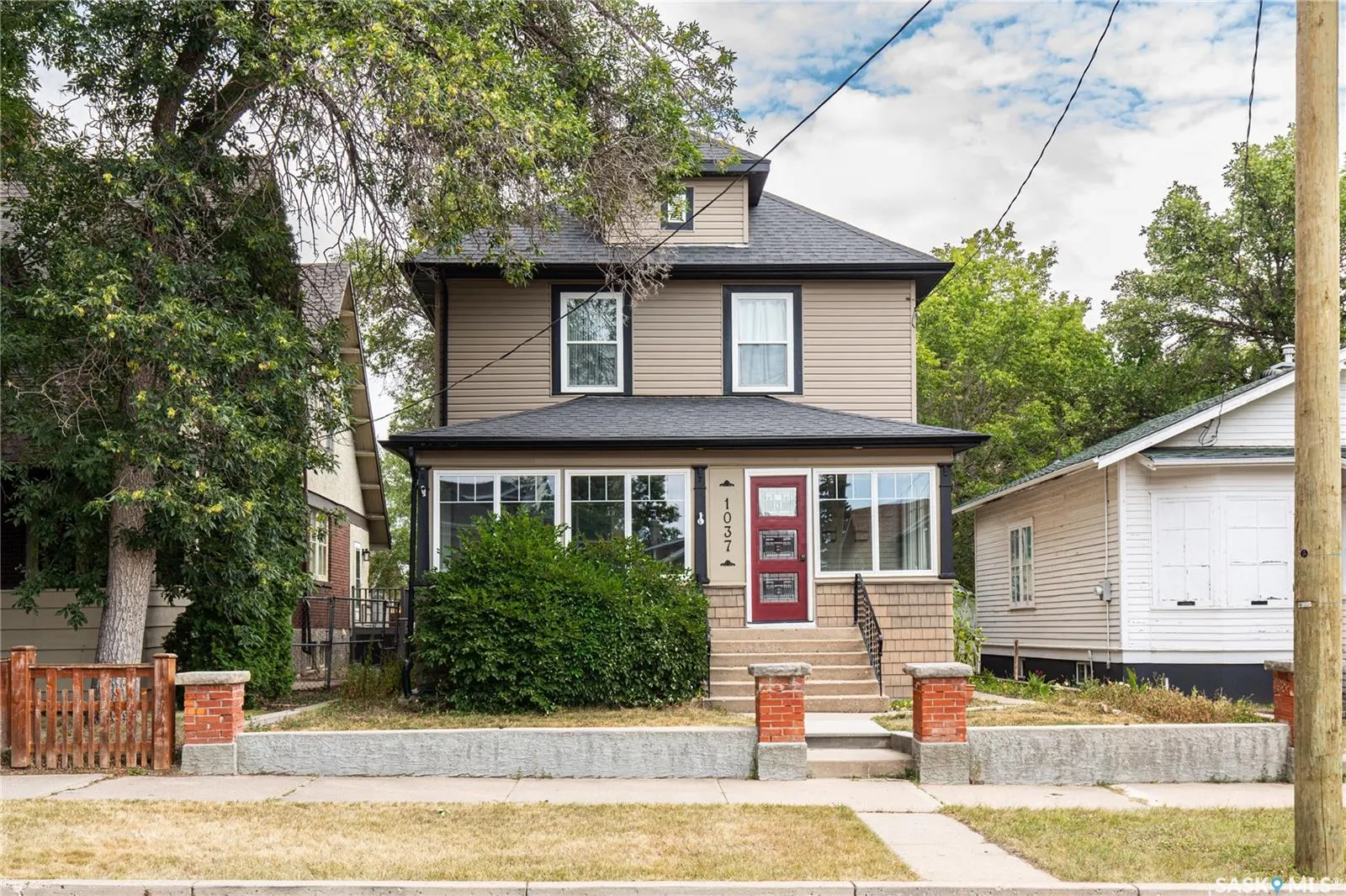 1037 Chestnut AVENUE