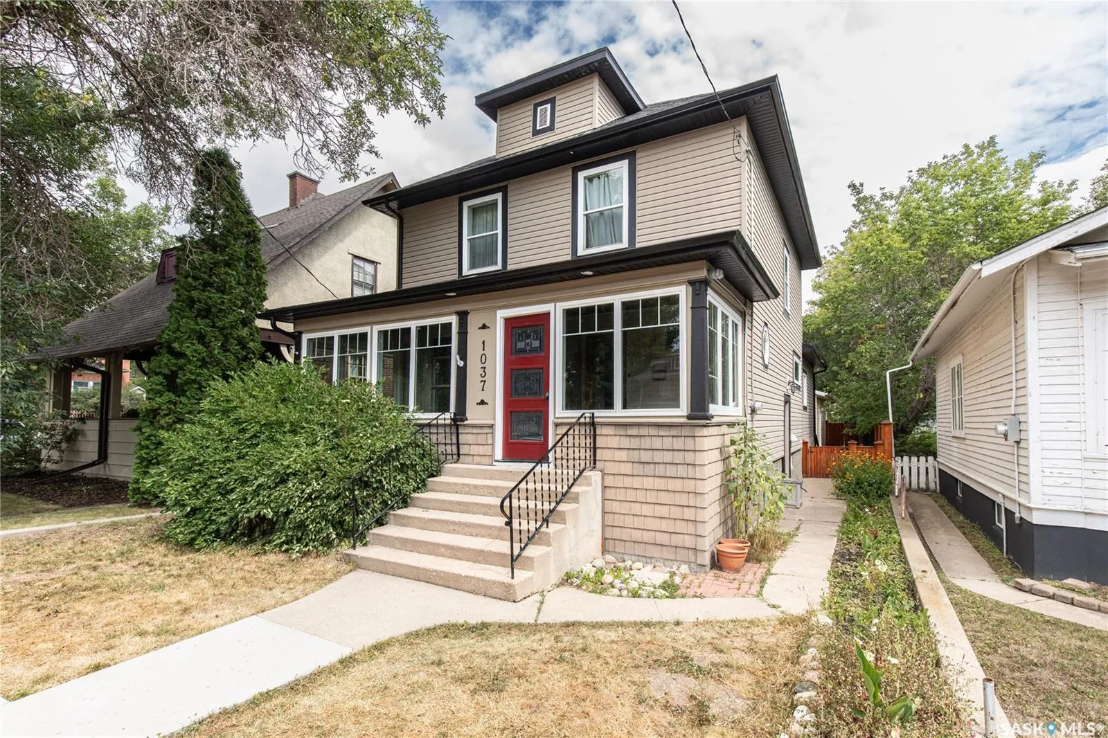 1037 Chestnut AVENUE