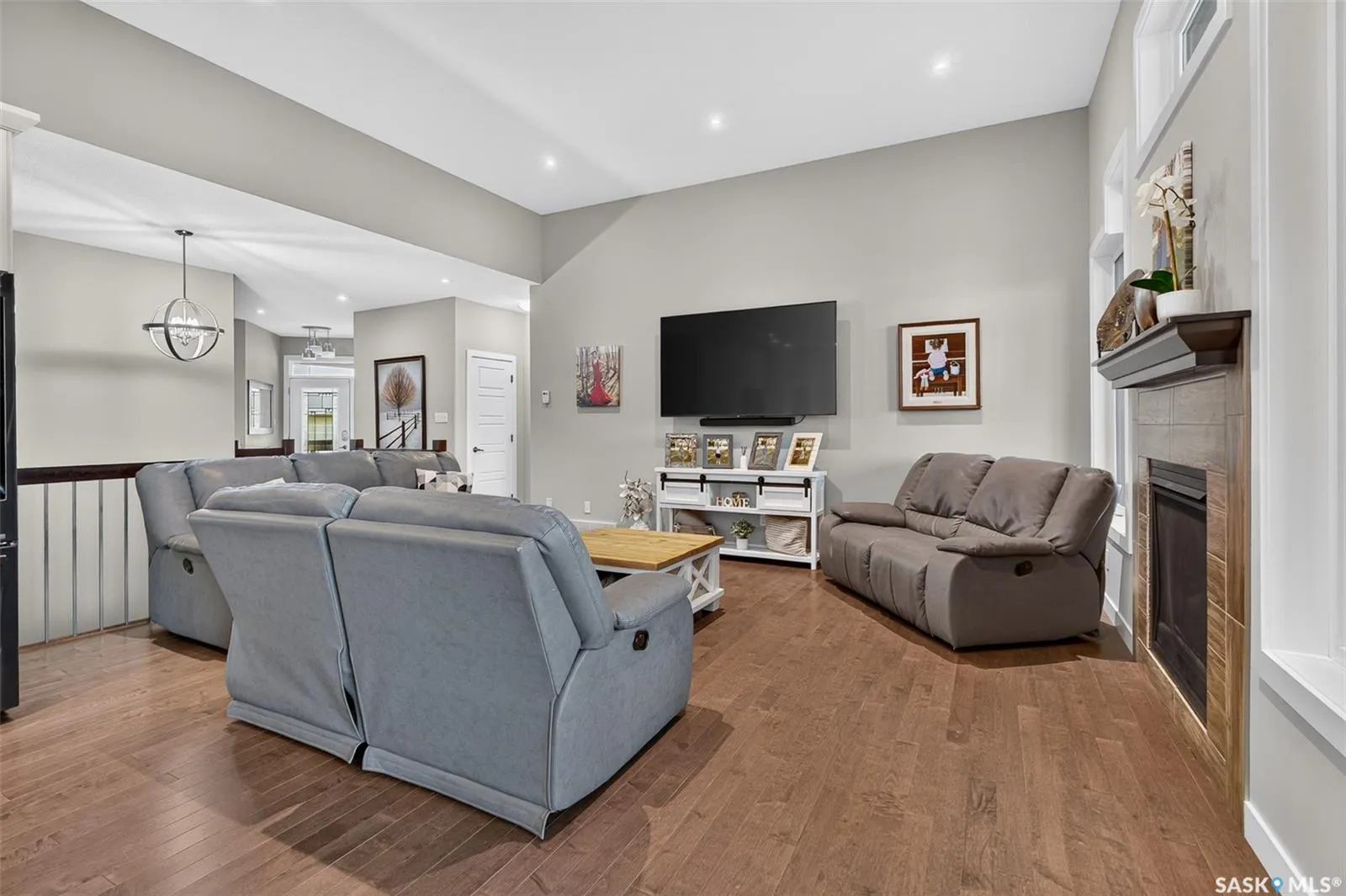 1214 Meier DRIVE