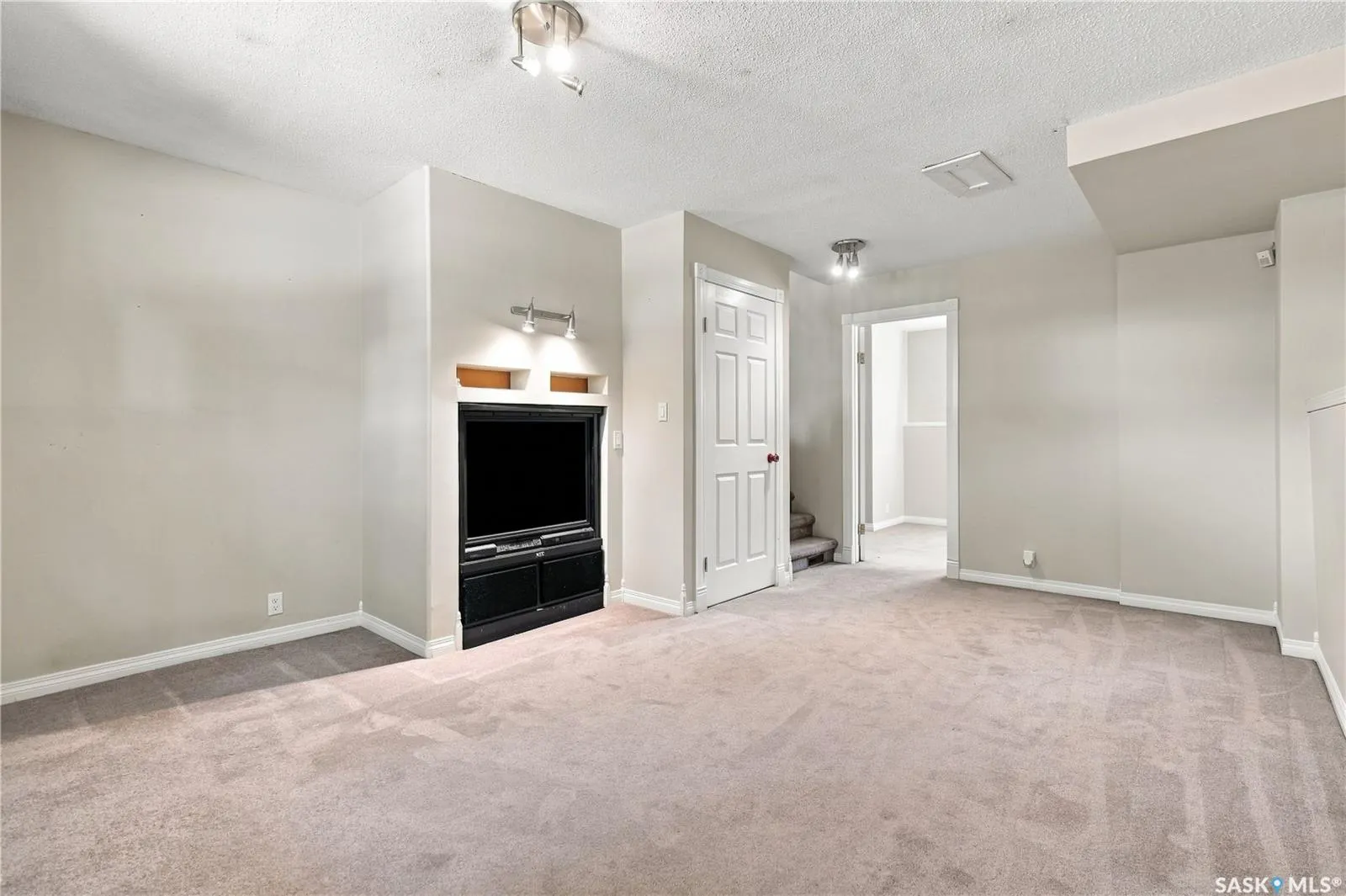 145 Dalgliesh DRIVE