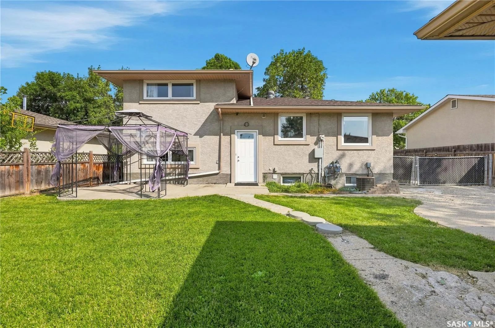 145 Dalgliesh DRIVE