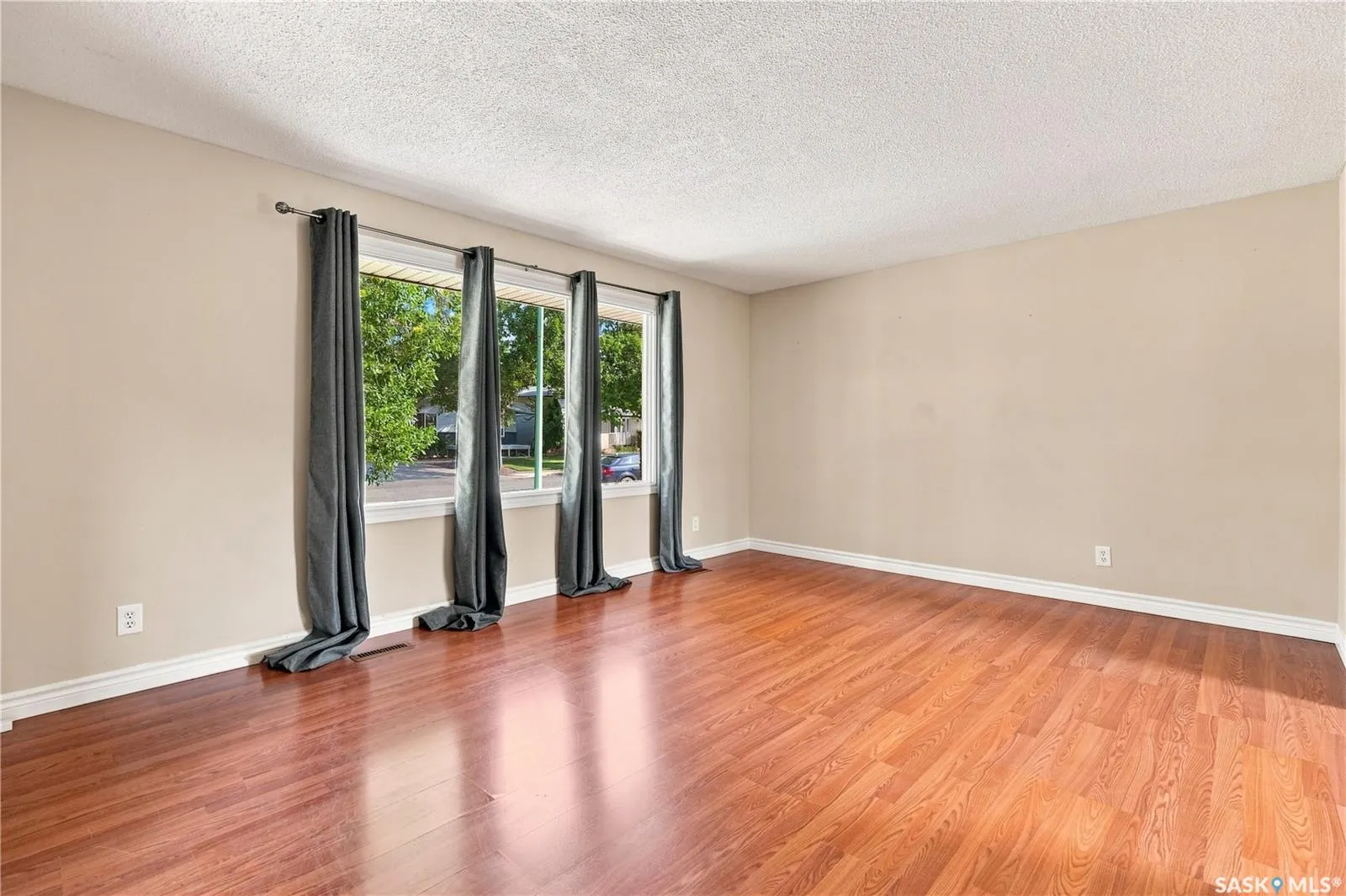 145 Dalgliesh DRIVE