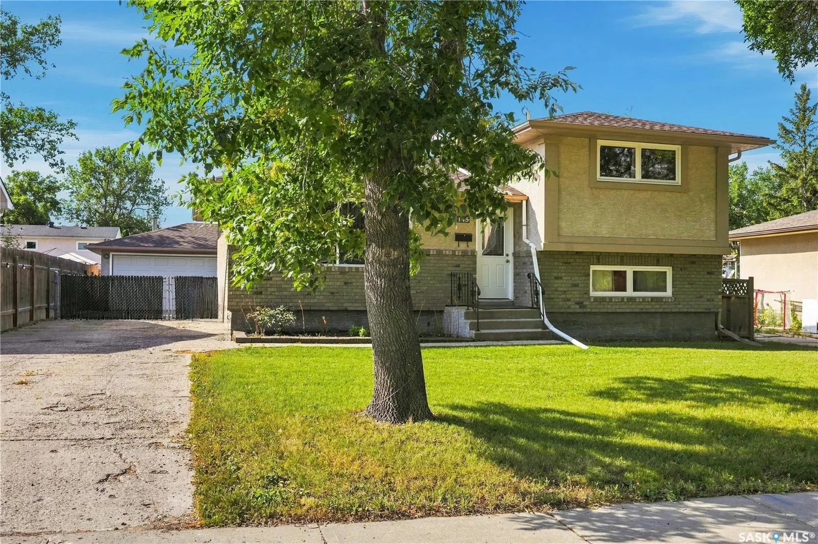 145 Dalgliesh DRIVE