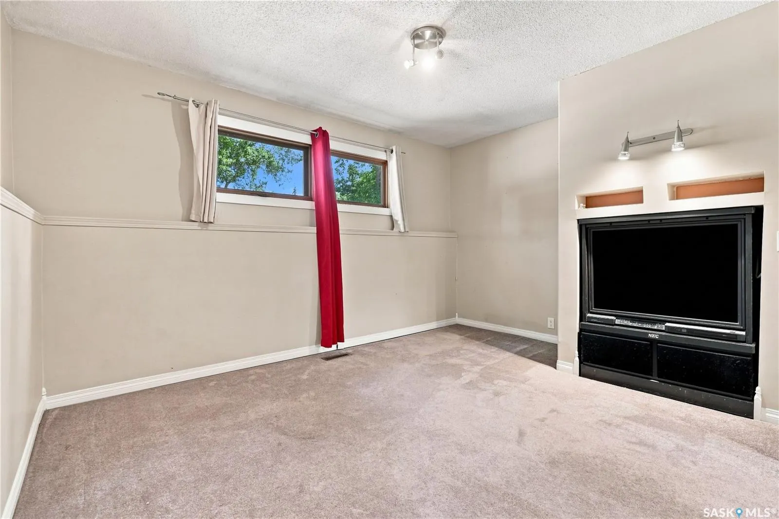 145 Dalgliesh DRIVE