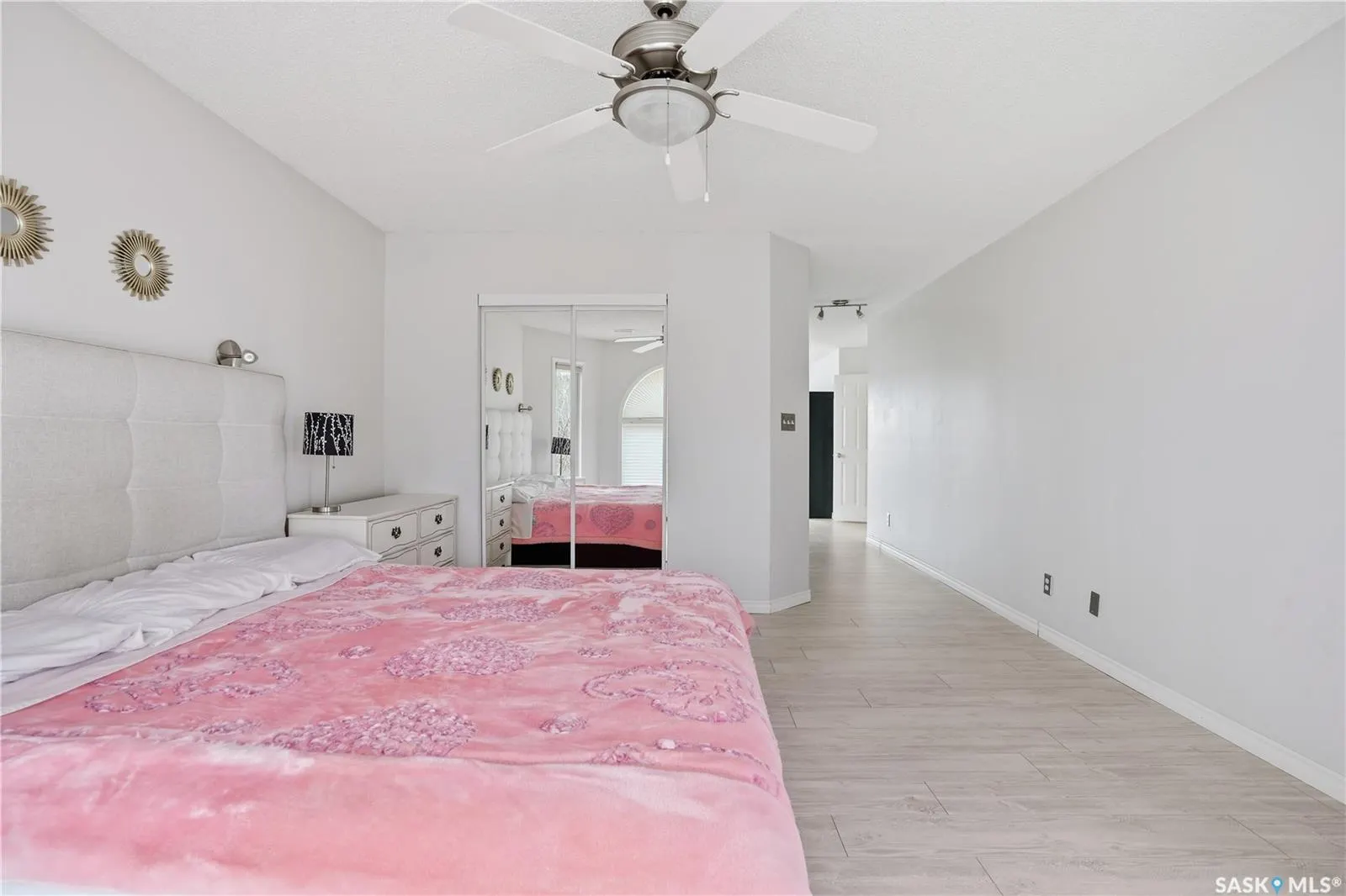 10 Meadow BAY