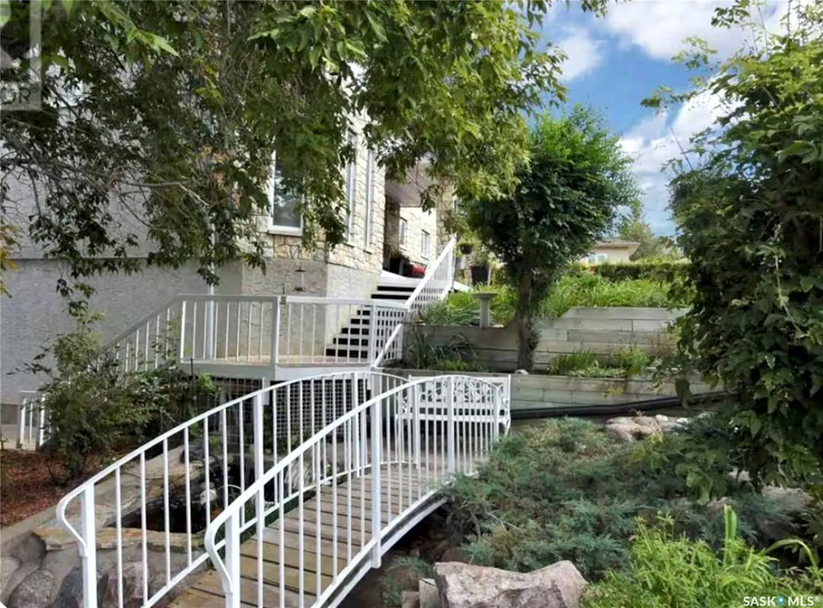10 Meadow BAY