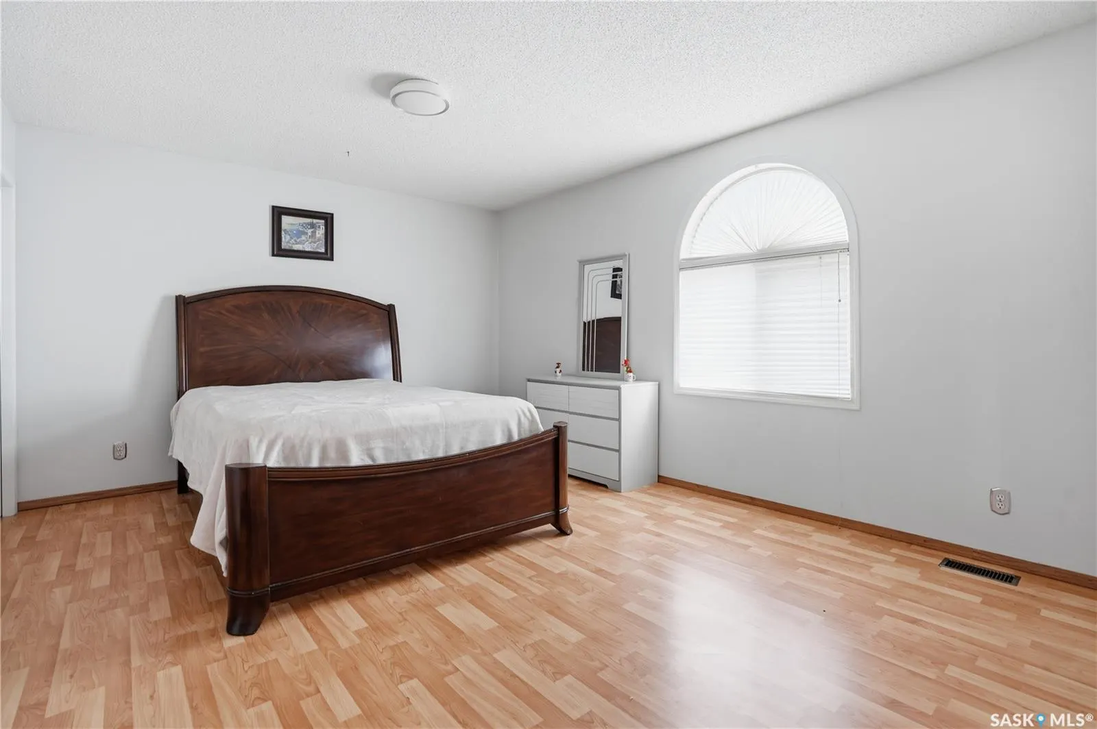 10 Meadow BAY