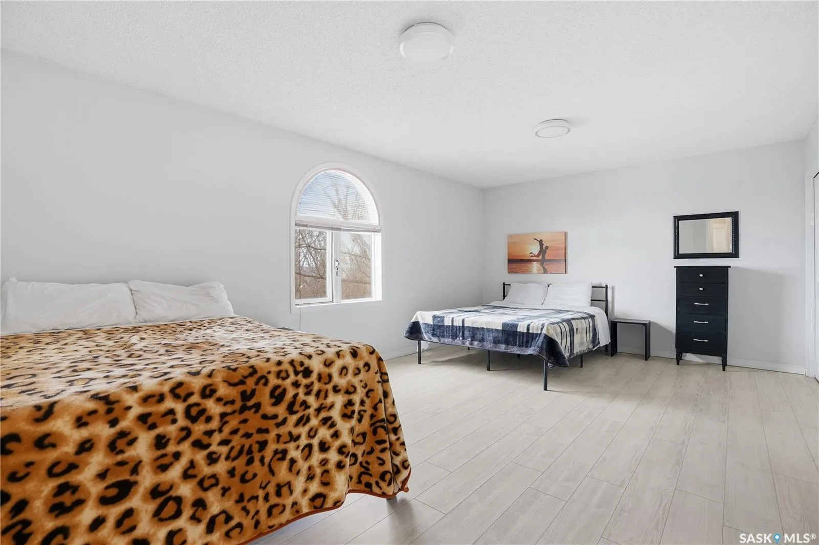 10 Meadow BAY