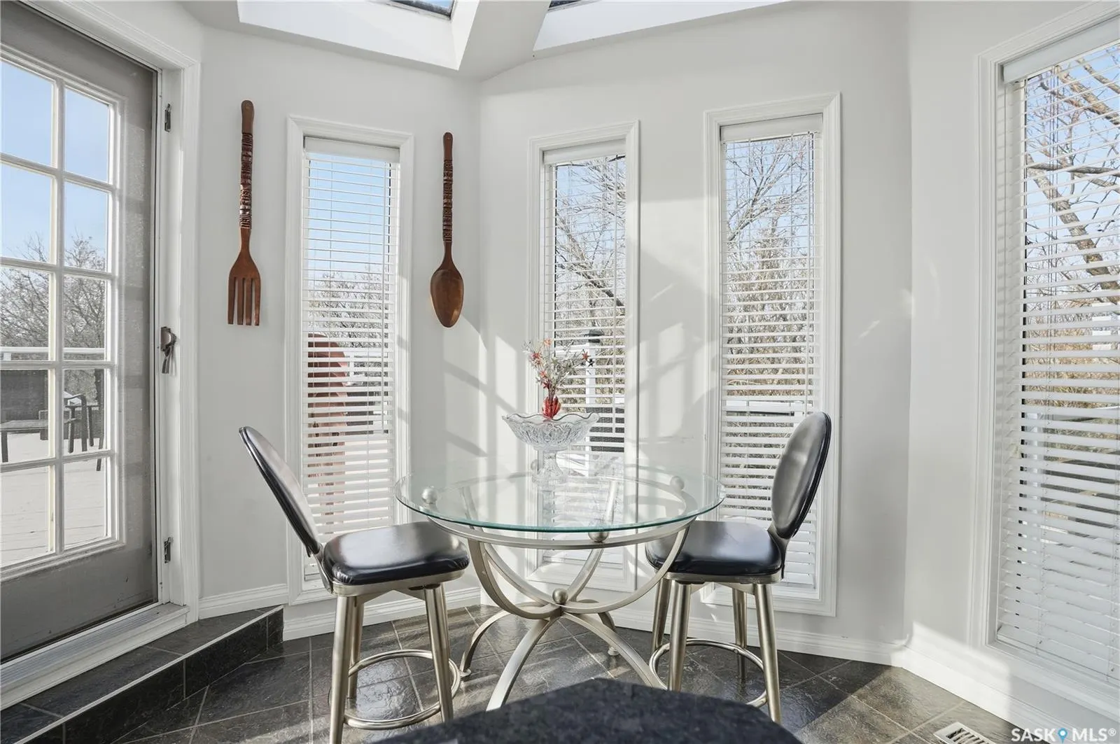 10 Meadow BAY