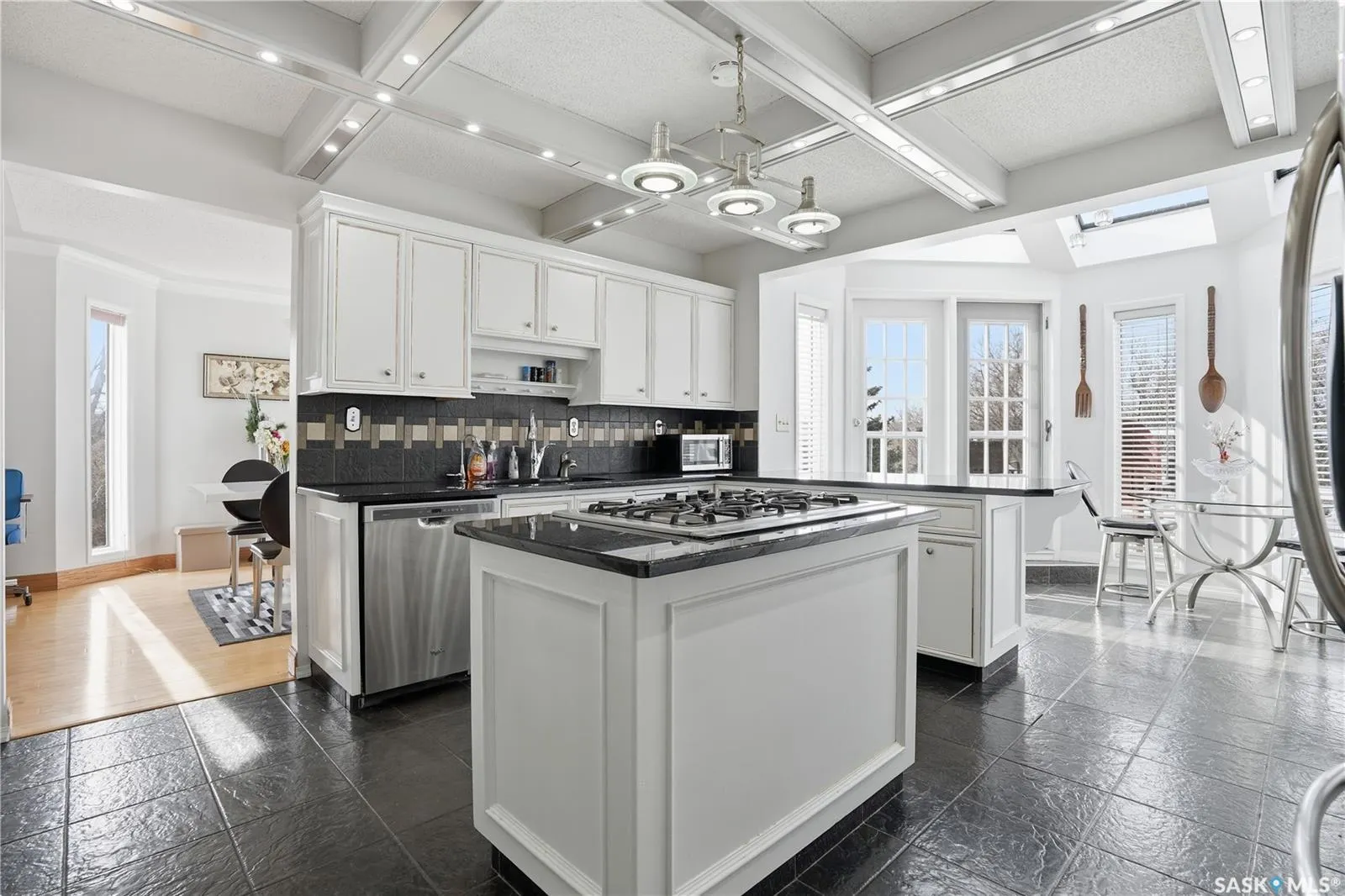 10 Meadow BAY