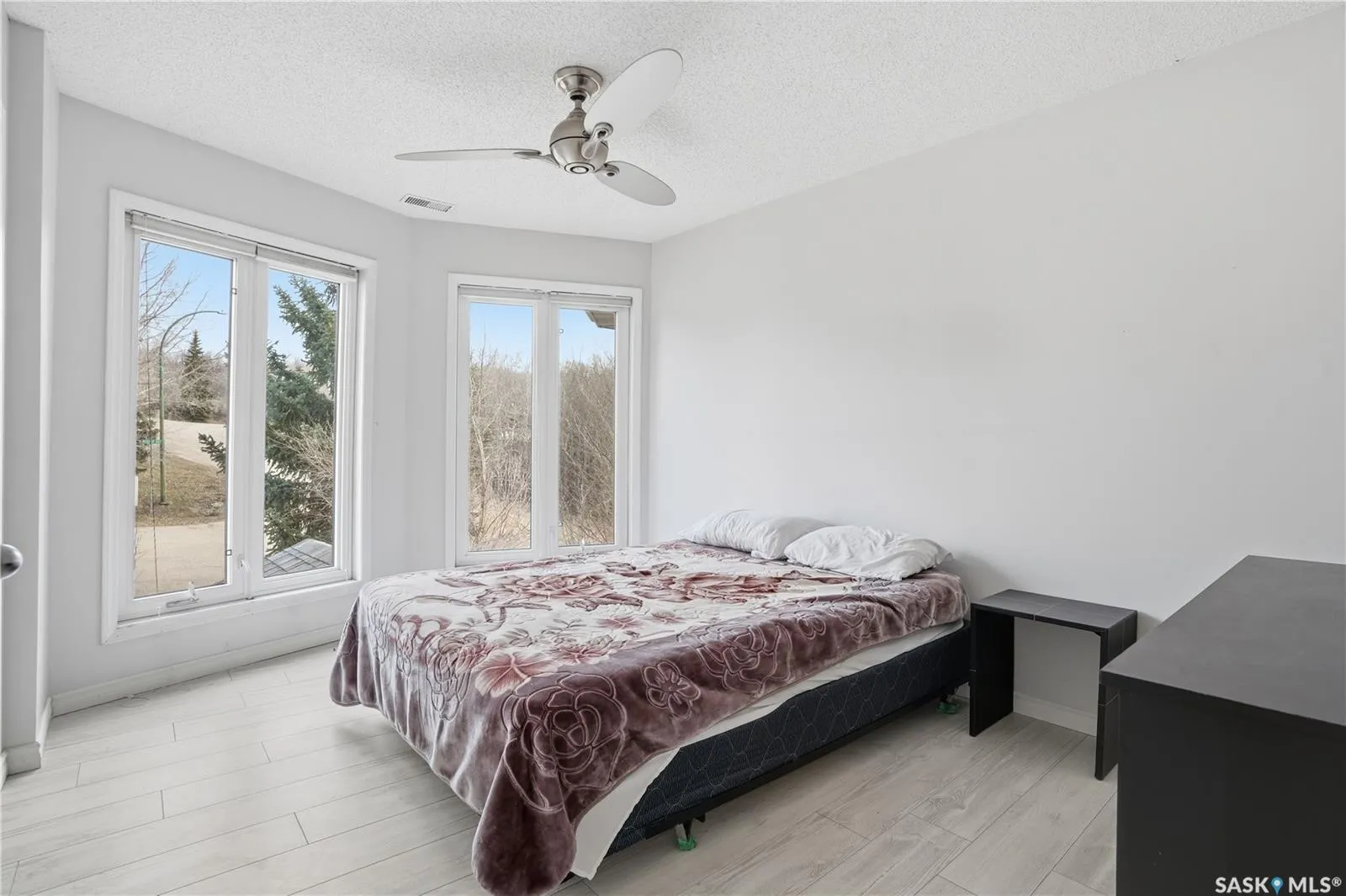 10 Meadow BAY