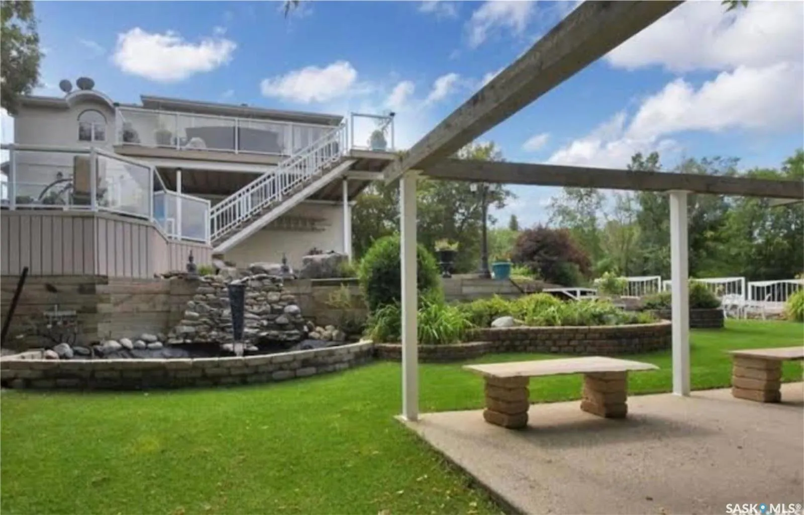 10 Meadow BAY