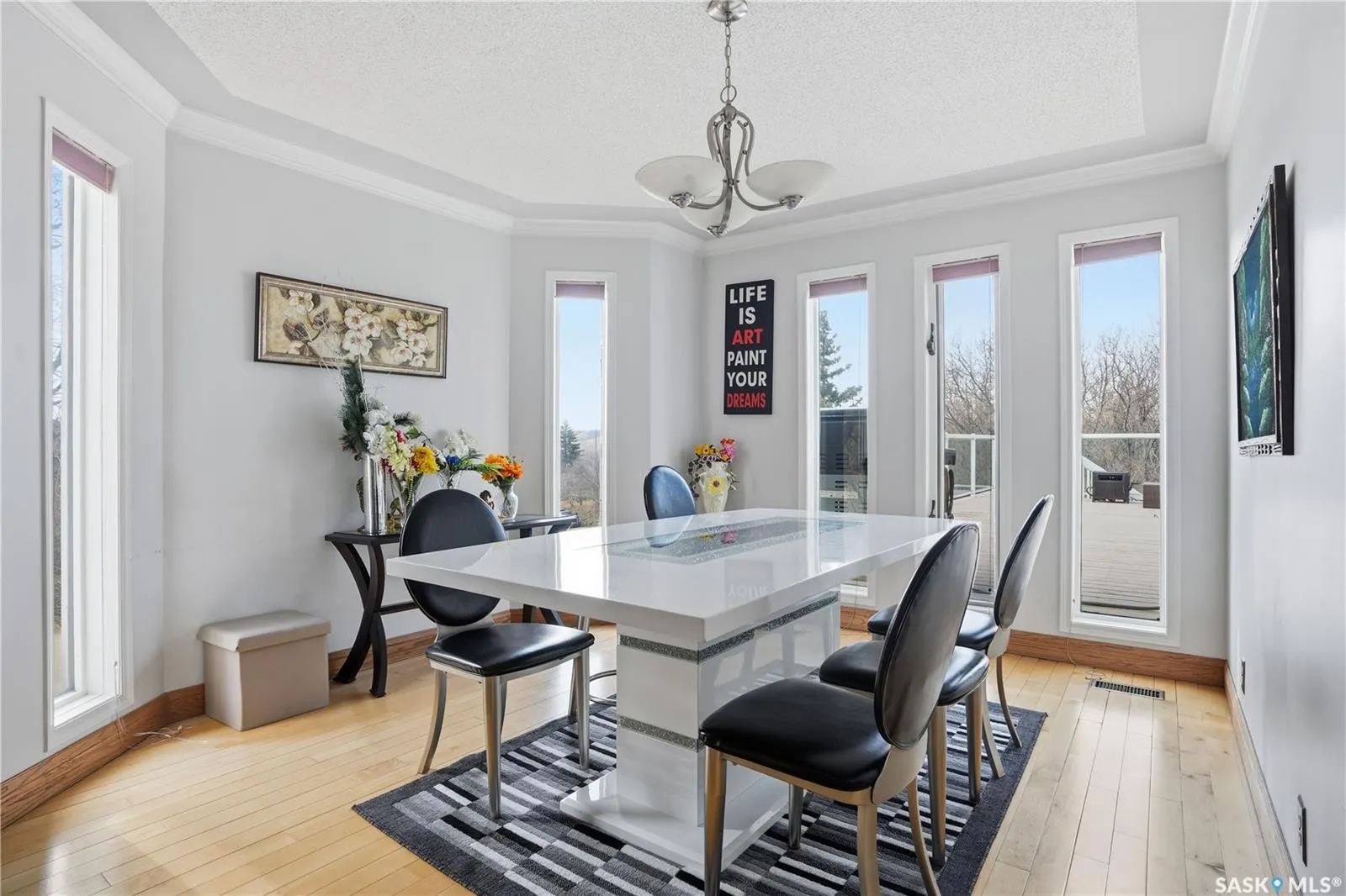 10 Meadow BAY