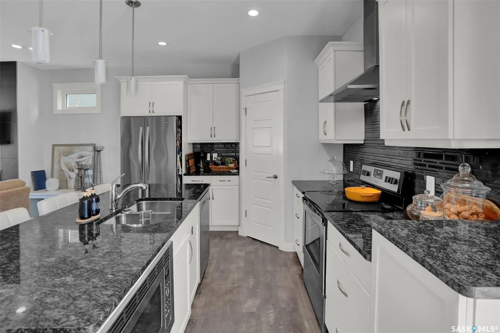 4537 Green Apple DRIVE E
