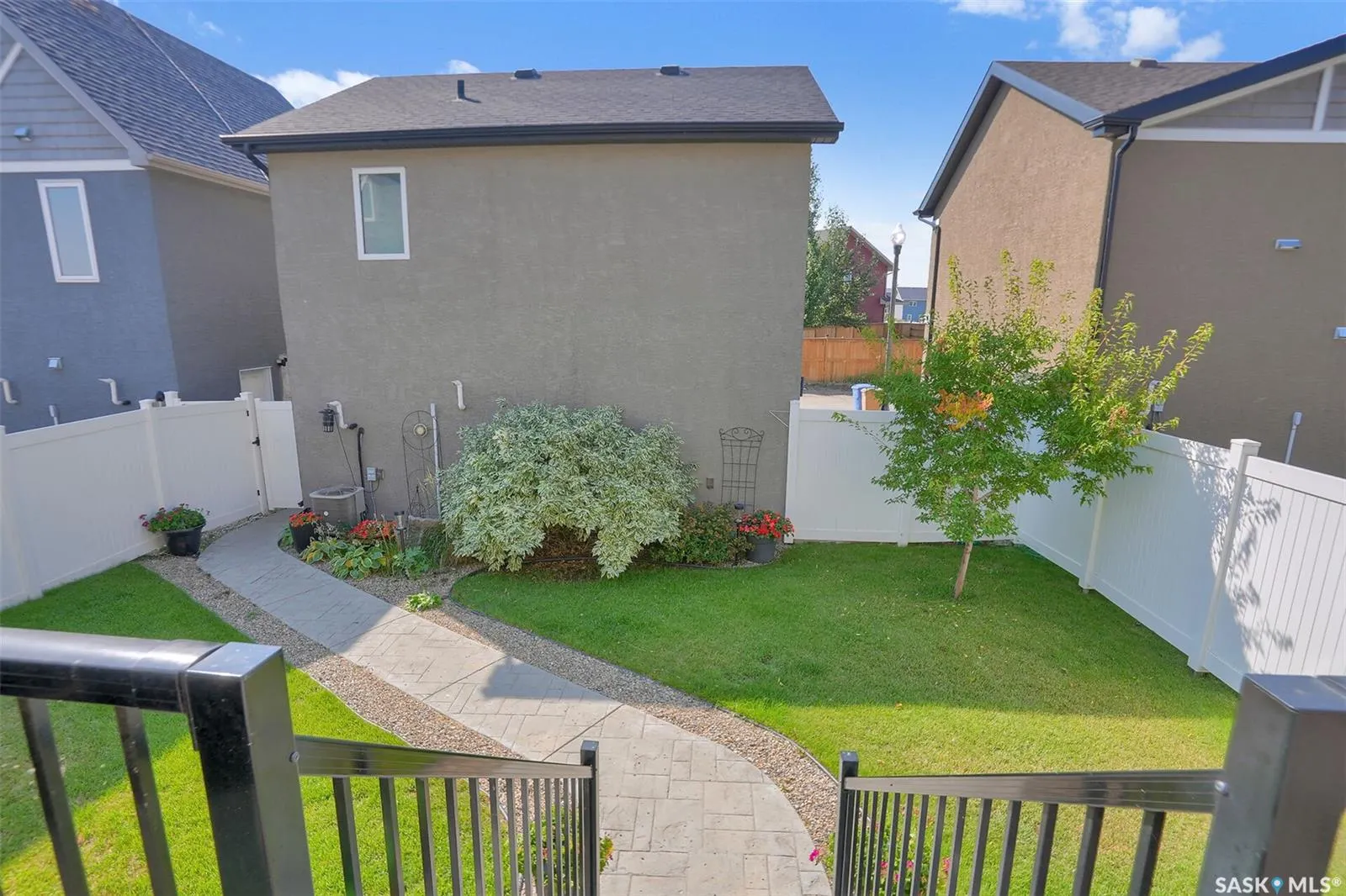 4537 Green Apple DRIVE E