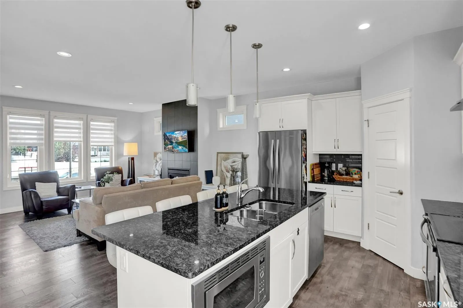 4537 Green Apple DRIVE E