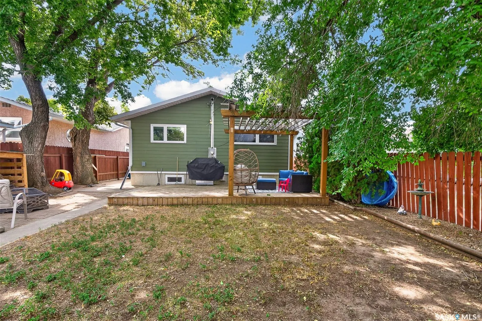 1214 Grandview STREET W