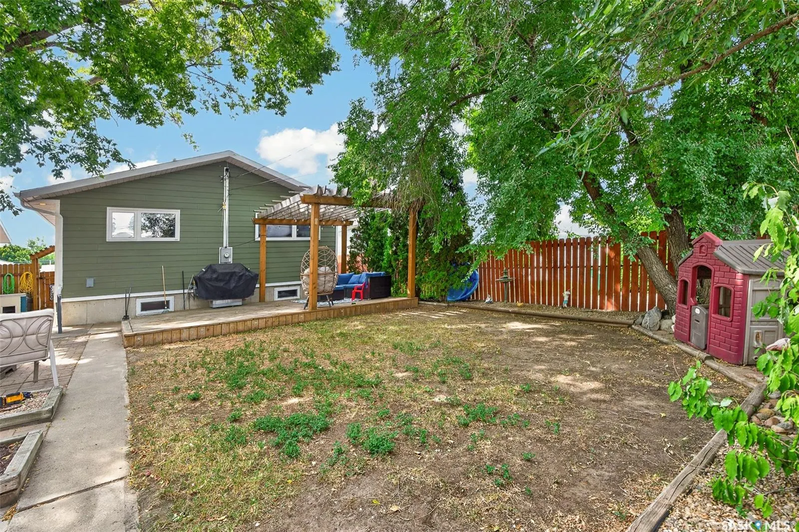 1214 Grandview STREET W