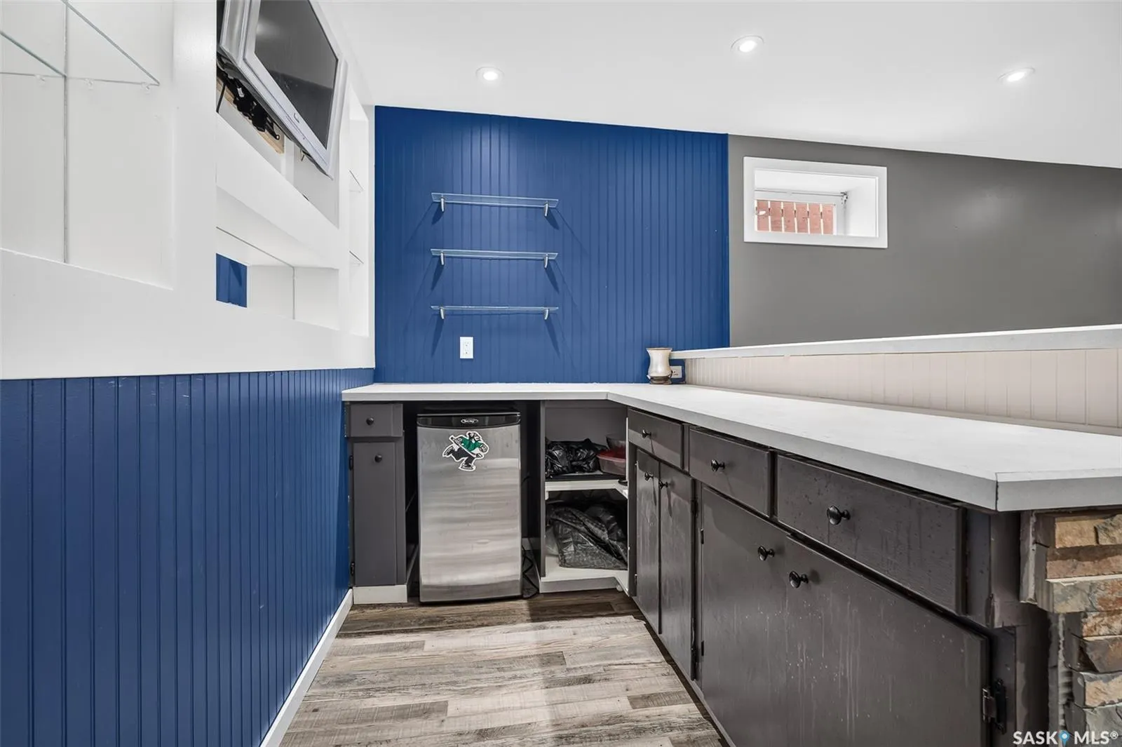 1214 Grandview STREET W