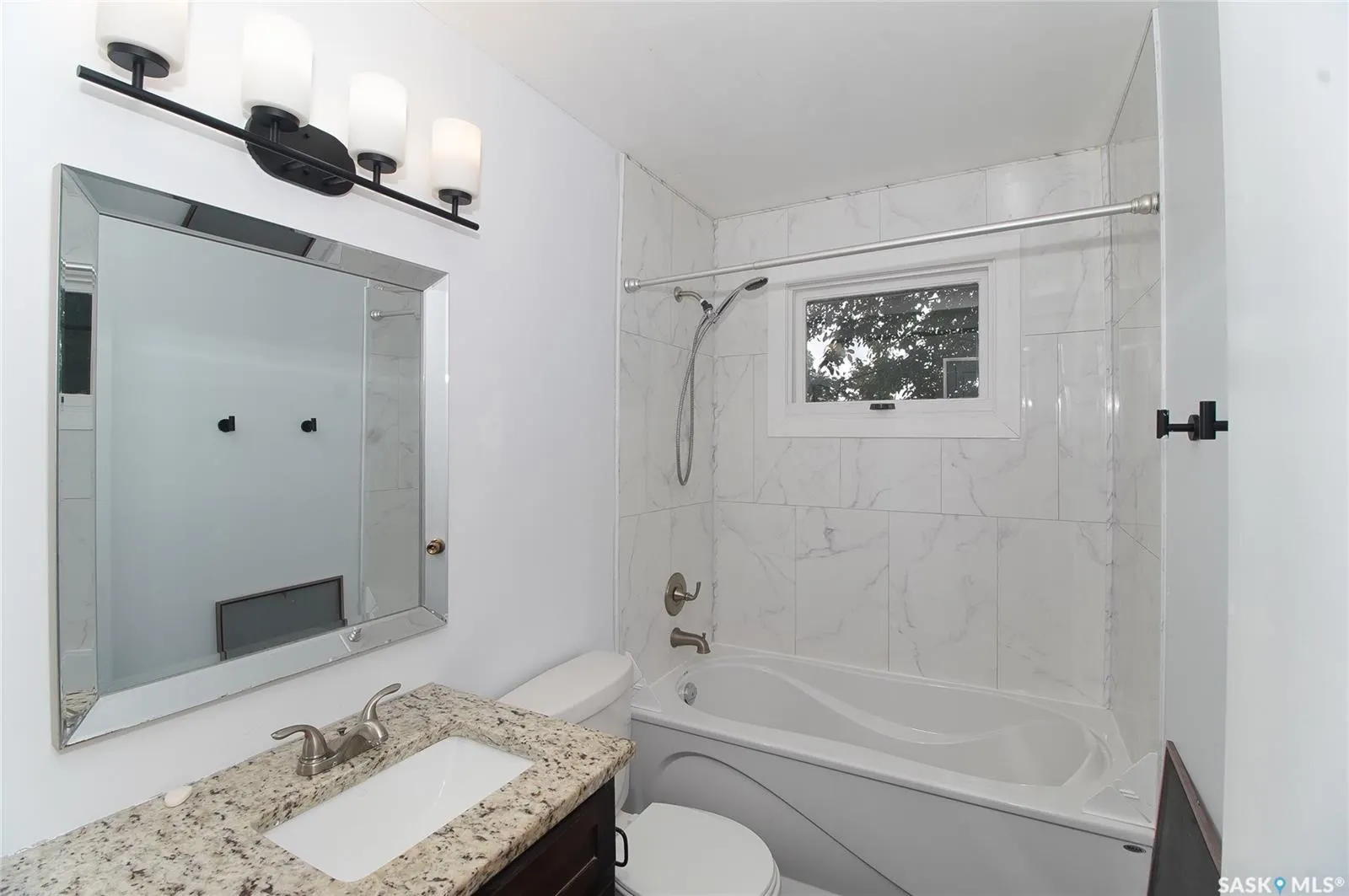 61 Bannister AVENUE