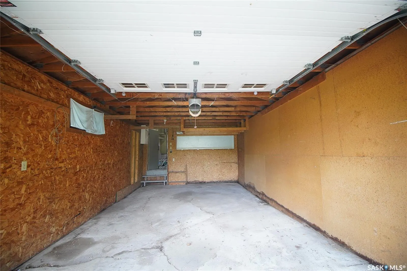 61 Bannister AVENUE