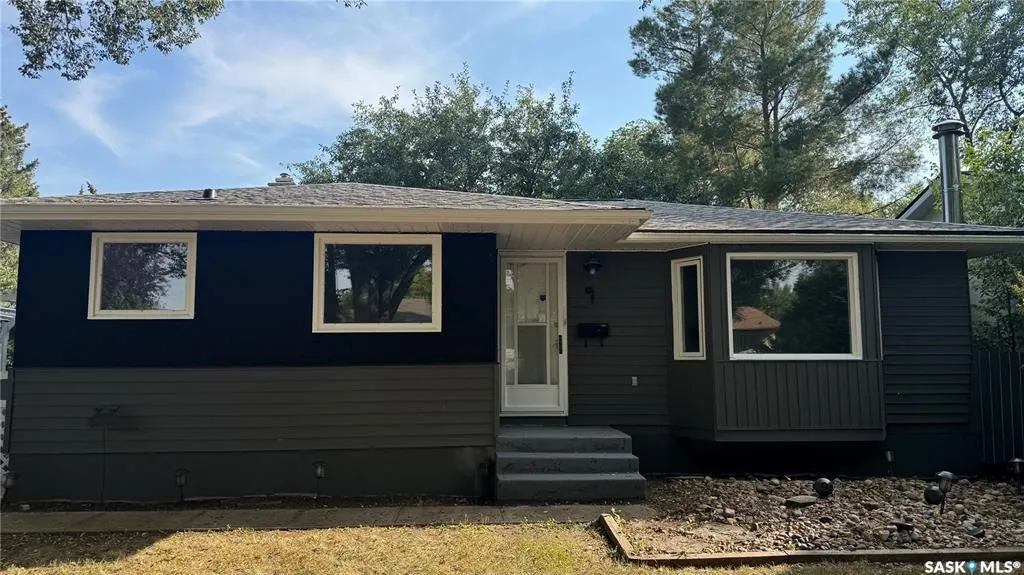 61 Bannister AVENUE