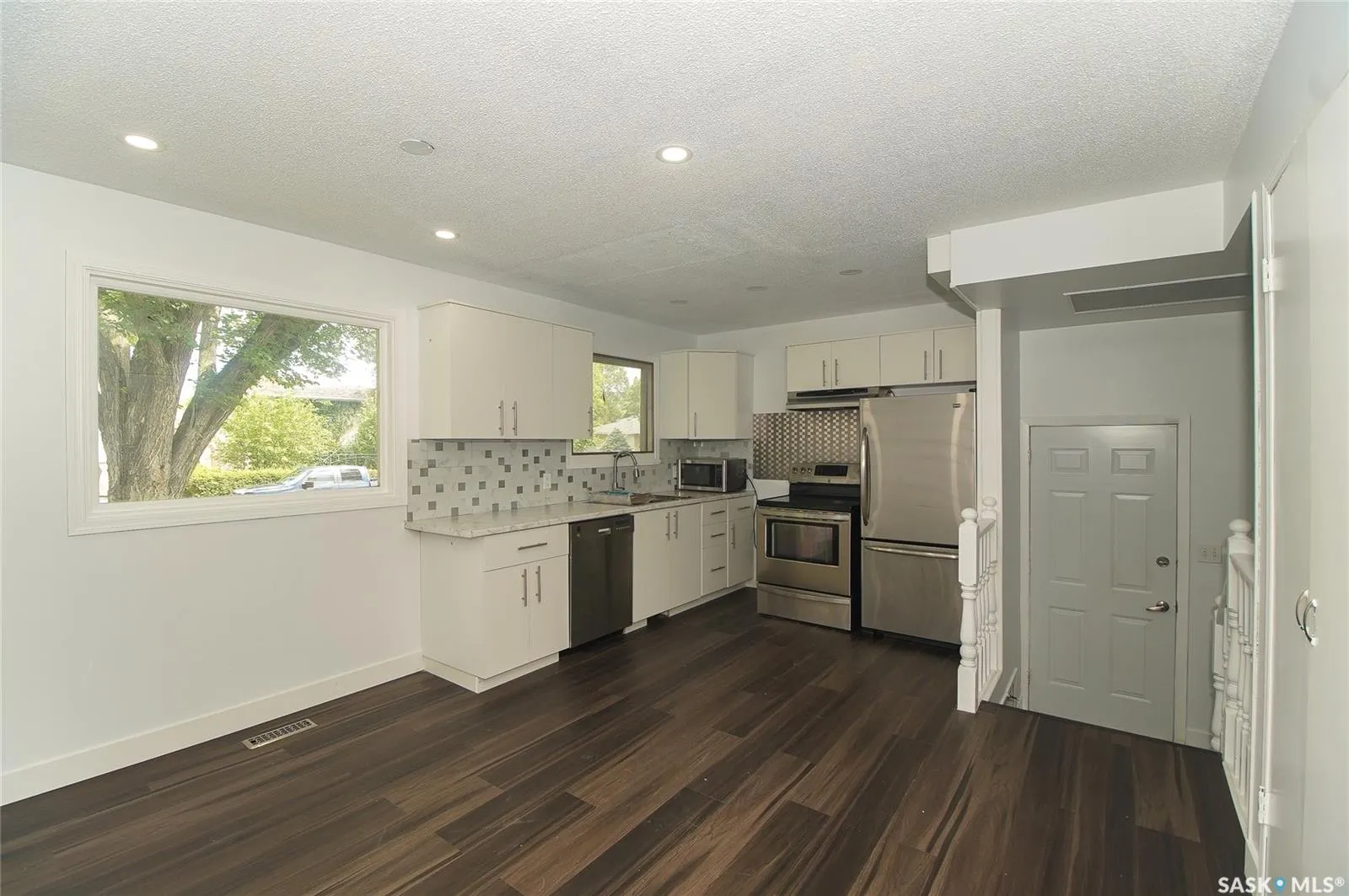 61 Bannister AVENUE