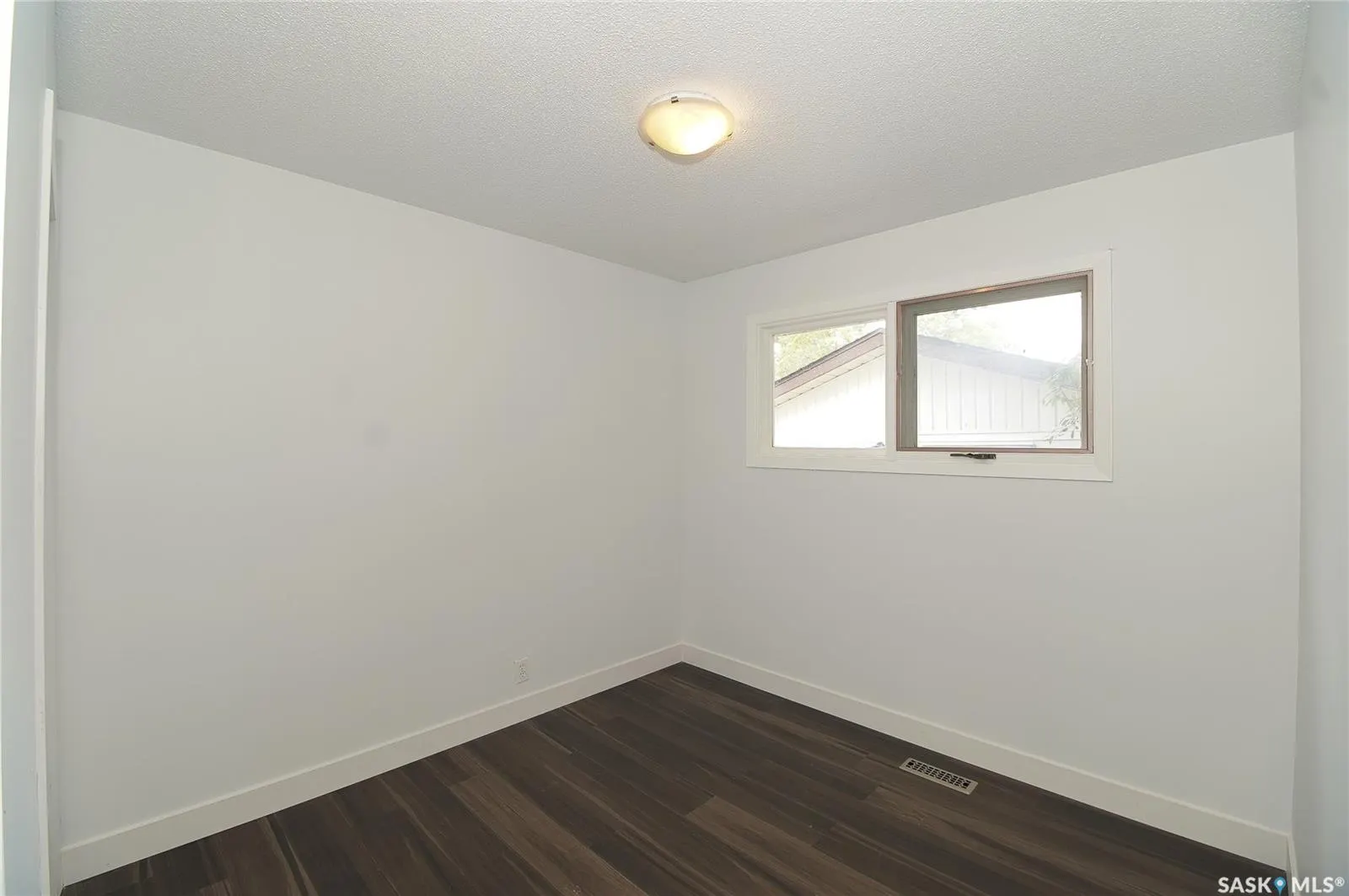 61 Bannister AVENUE