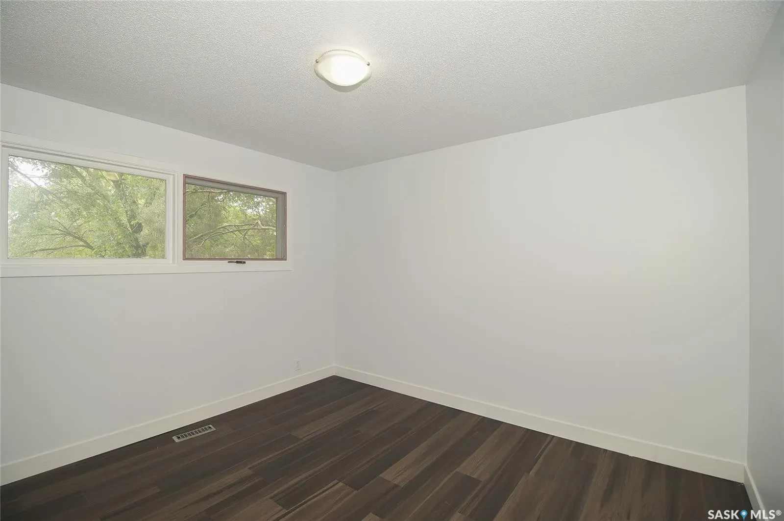 61 Bannister AVENUE