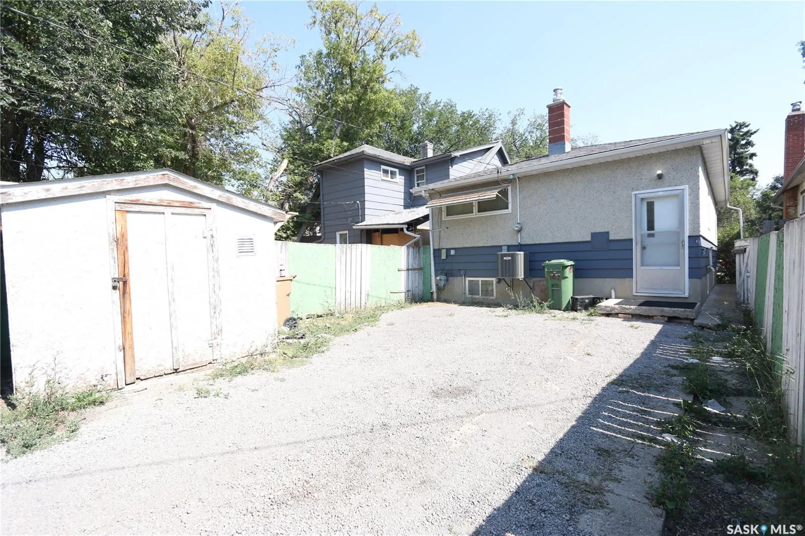 1162 Athol STREET