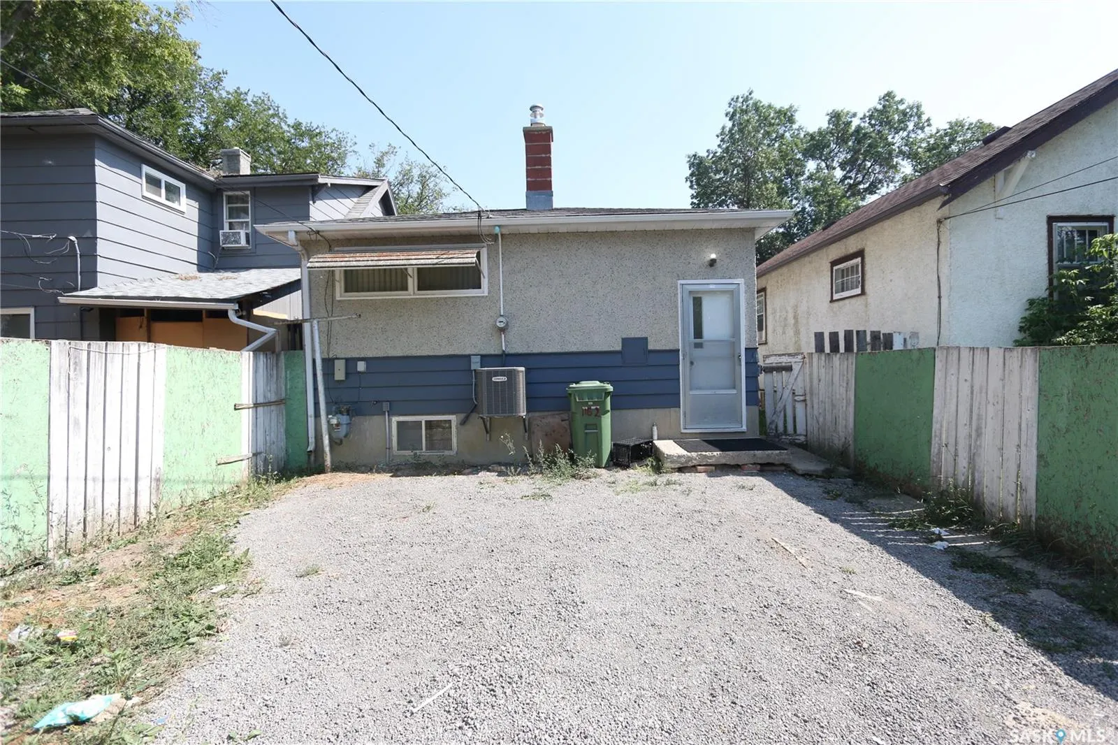 1162 Athol STREET