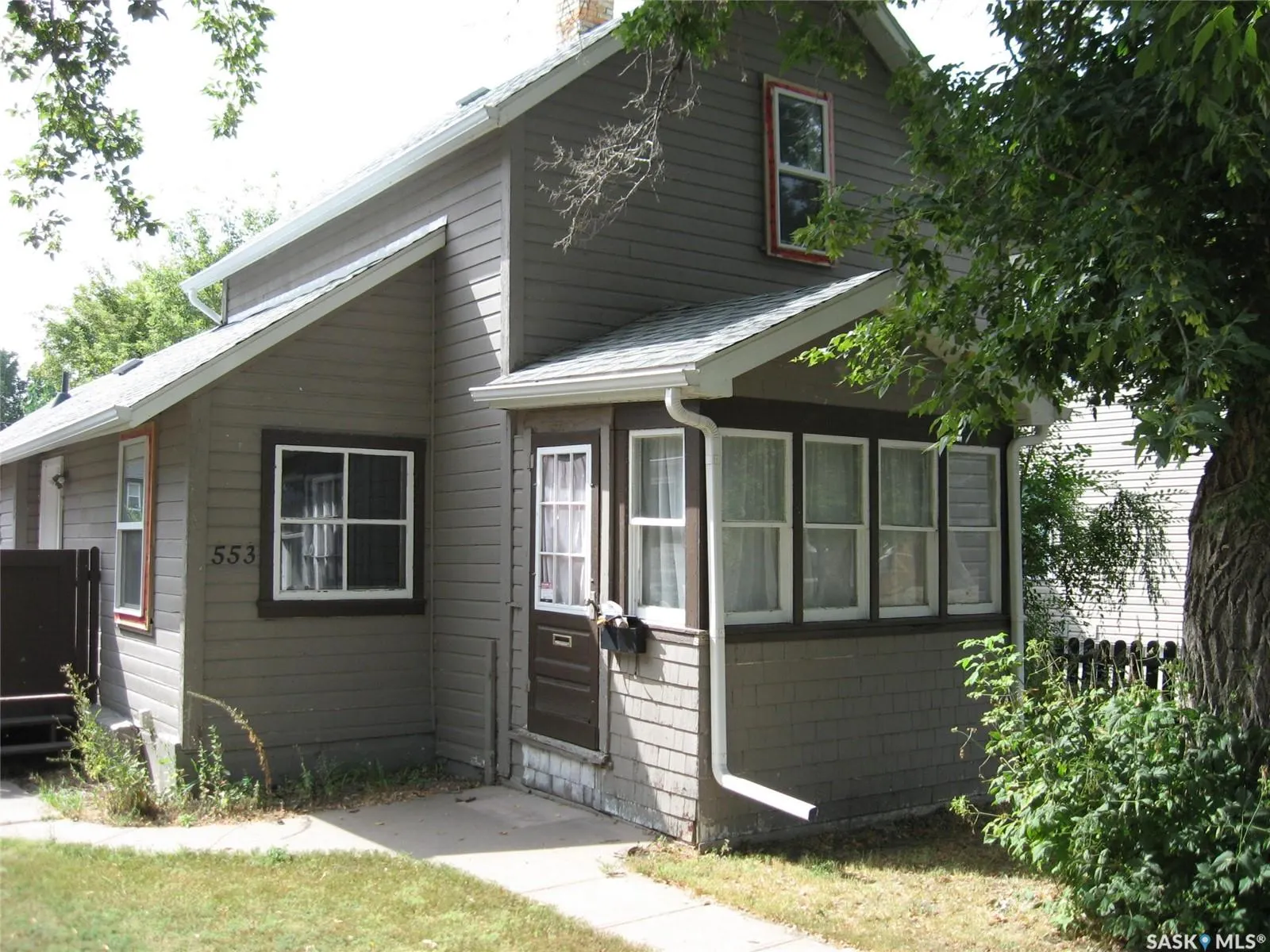 553 Athabasca STREET W