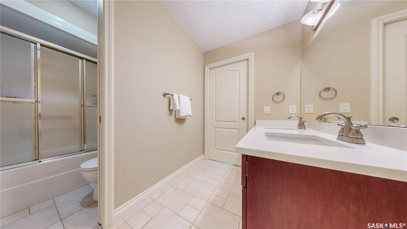 8259 Wascana Gardens POINT