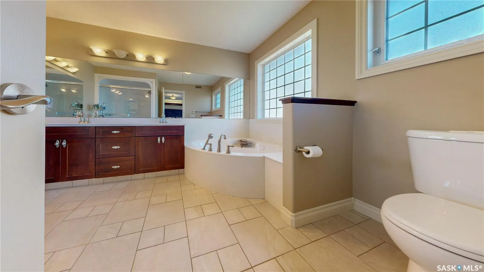 8259 Wascana Gardens POINT