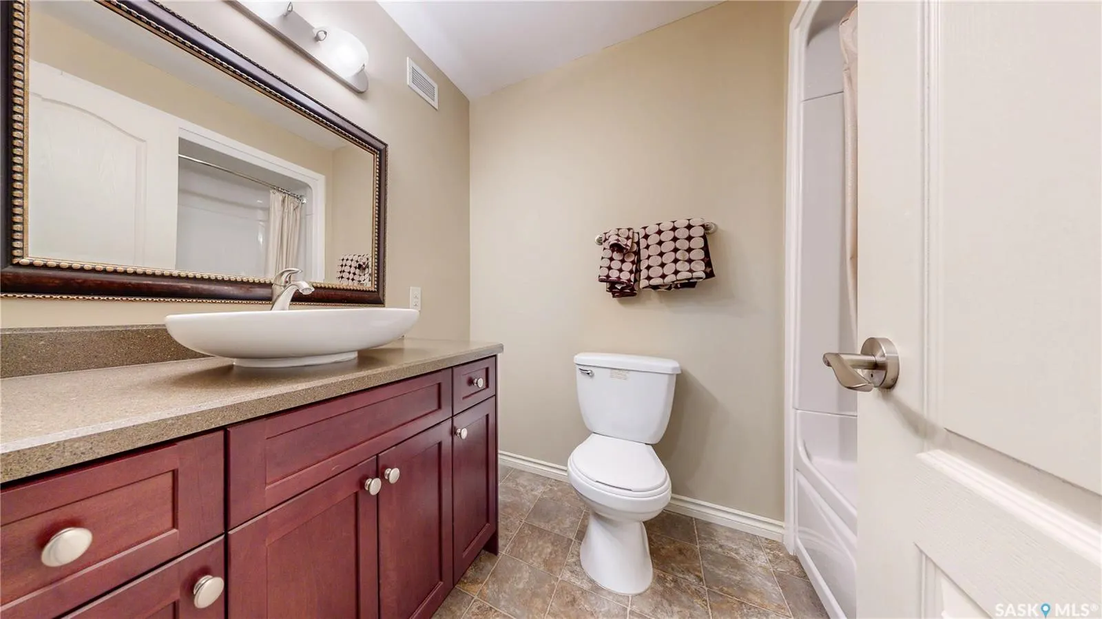 8259 Wascana Gardens POINT