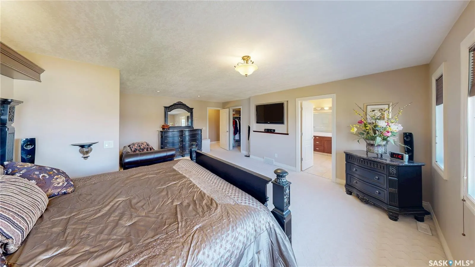 8259 Wascana Gardens POINT